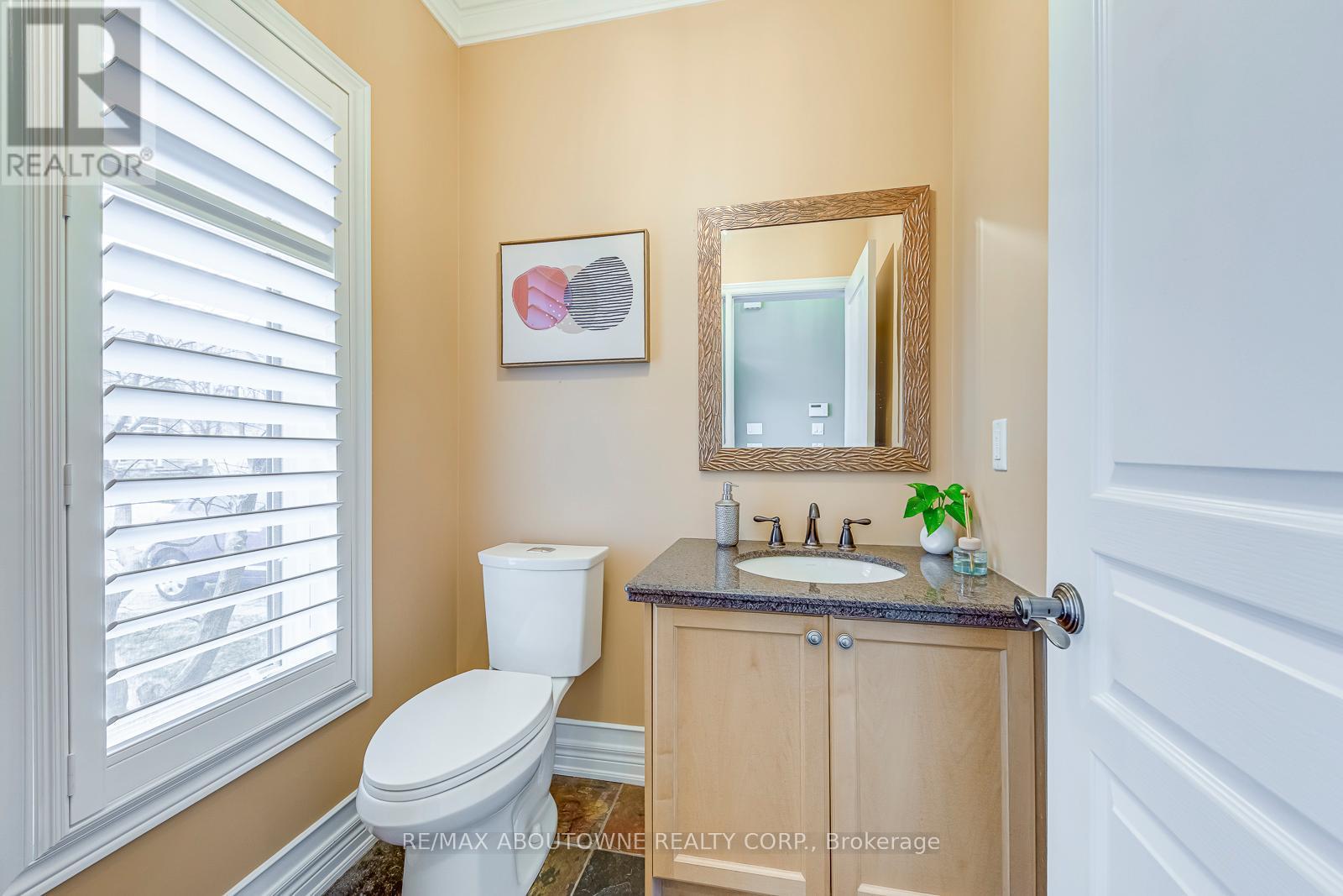 












2353 KWINTER ROAD

,
Oakville (WM Westmount),




Ontario
L6M0H3

