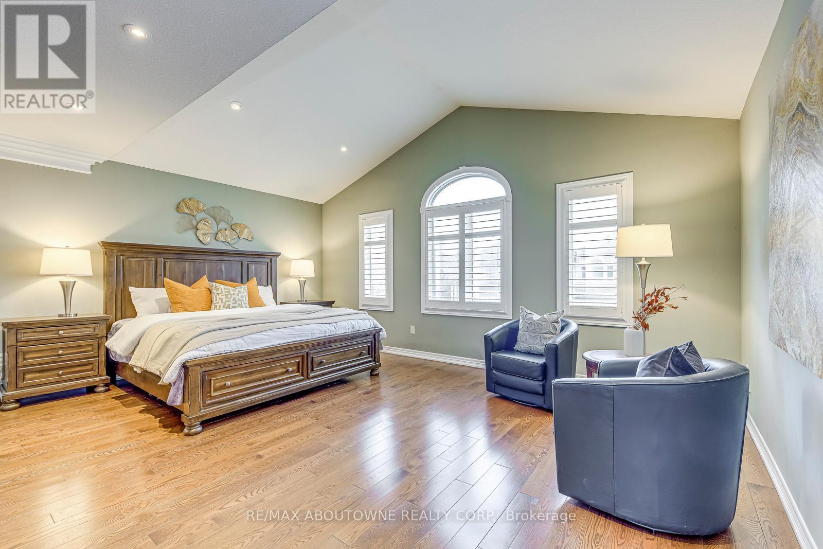 












2353 KWINTER ROAD

,
Oakville (WM Westmount),




Ontario
L6M0H3

