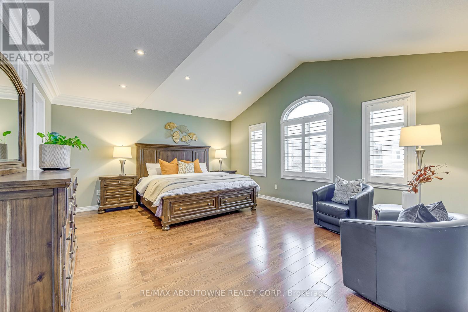 












2353 KWINTER ROAD

,
Oakville (WM Westmount),




Ontario
L6M0H3


