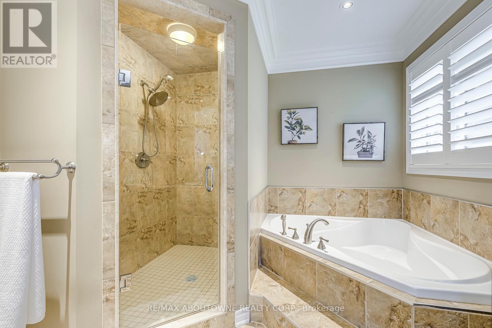 












2353 KWINTER ROAD

,
Oakville (WM Westmount),




Ontario
L6M0H3

