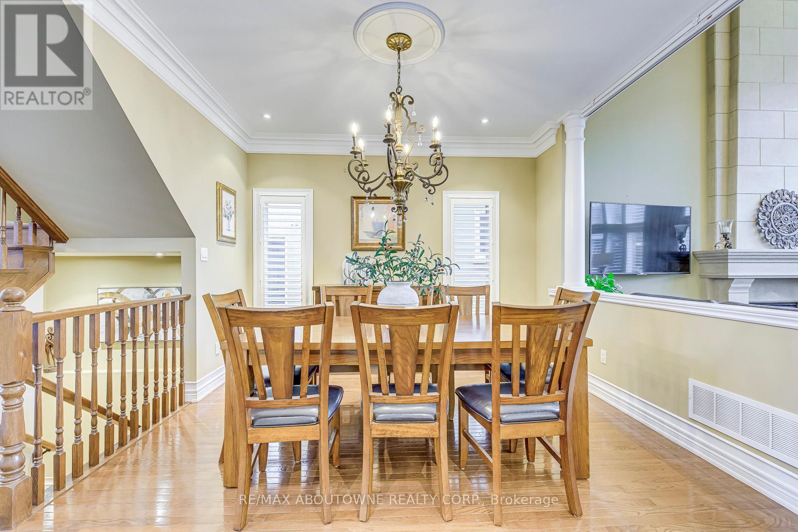 












2353 KWINTER ROAD

,
Oakville (WM Westmount),




Ontario
L6M0H3

