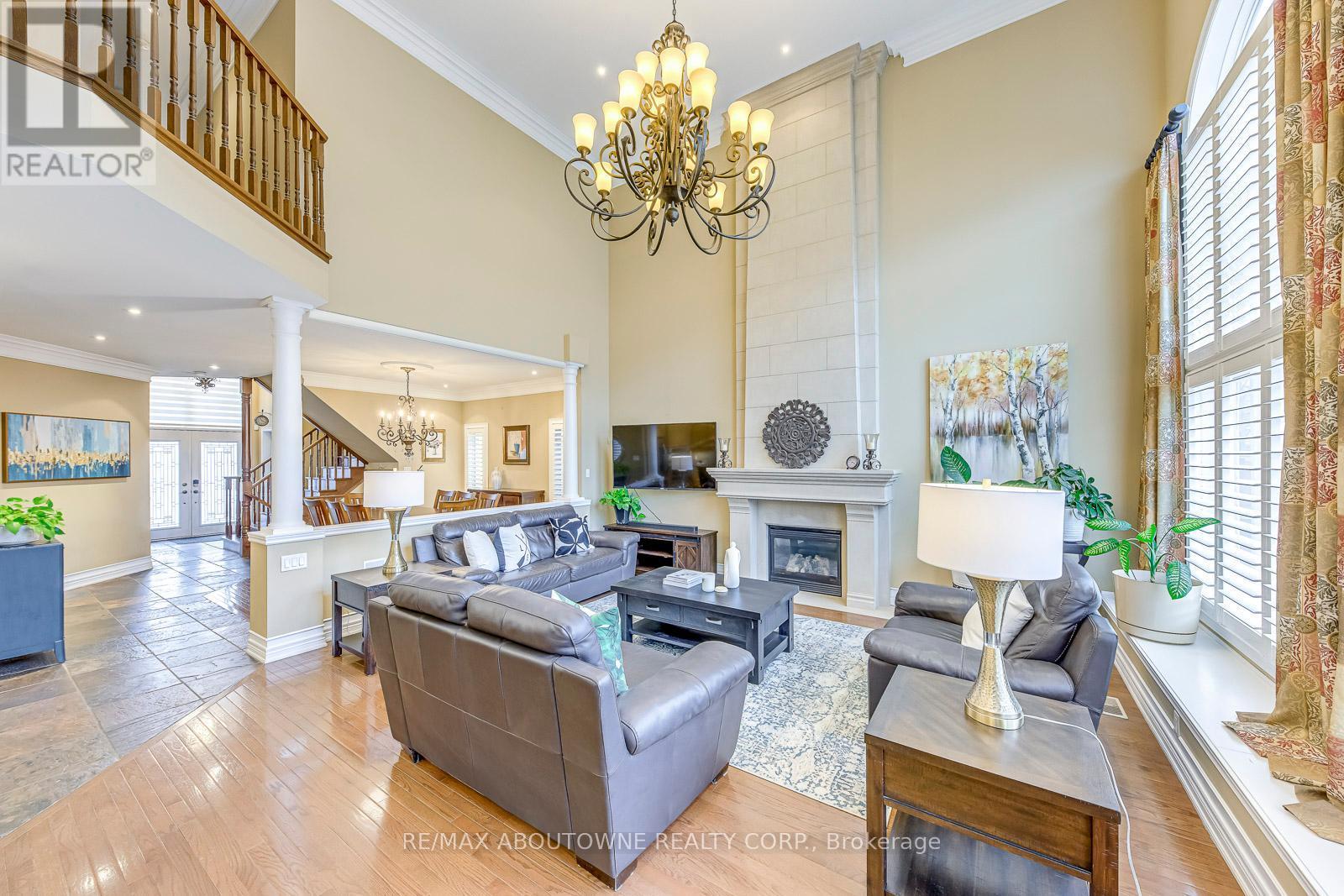 












2353 KWINTER ROAD

,
Oakville (WM Westmount),




Ontario
L6M0H3

