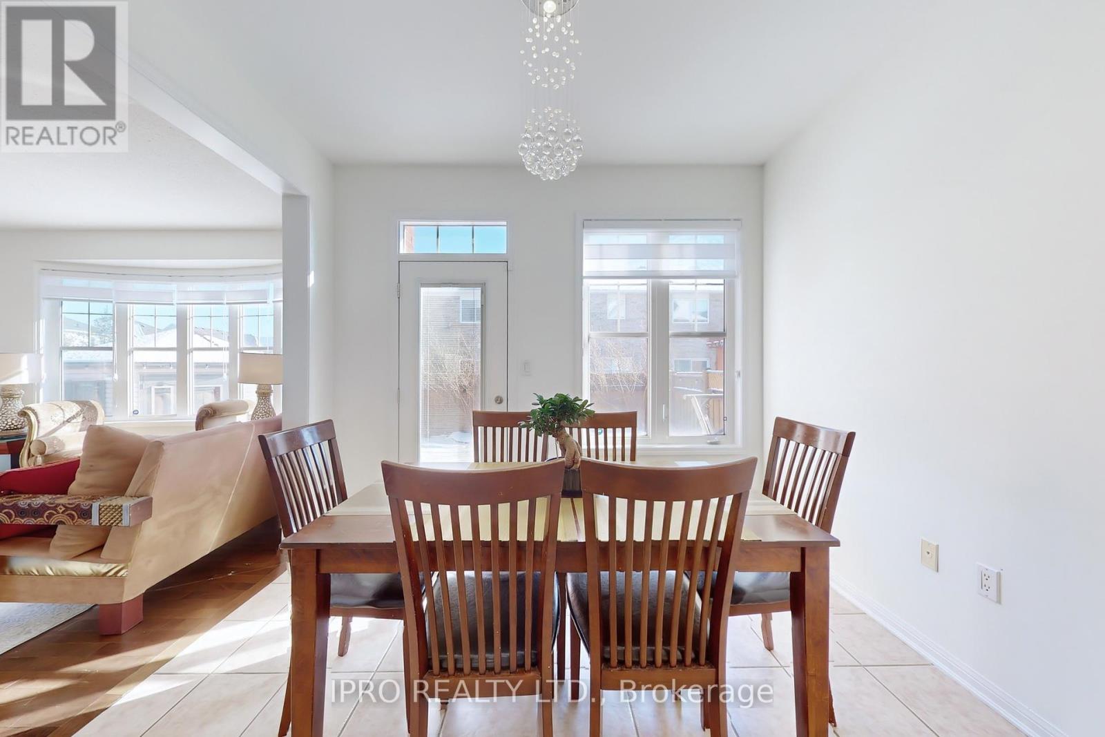 












730 BOLINGBROKE DRIVE

,
Milton (CO Coates),




Ontario
L9T6Z3

