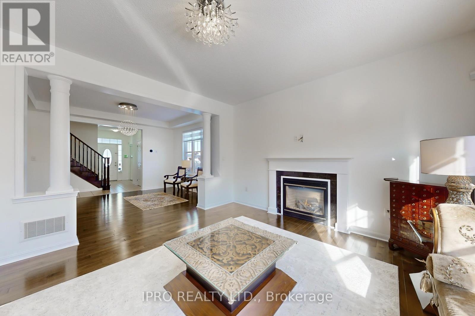 












730 BOLINGBROKE DRIVE

,
Milton (CO Coates),




Ontario
L9T6Z3

