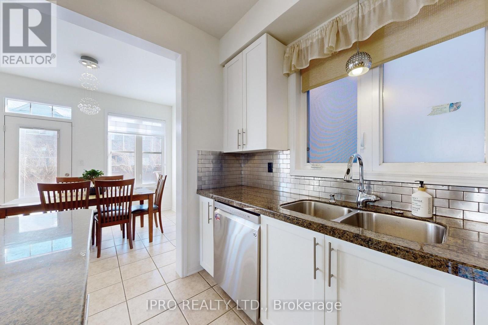 












730 BOLINGBROKE DRIVE

,
Milton (CO Coates),




Ontario
L9T6Z3

