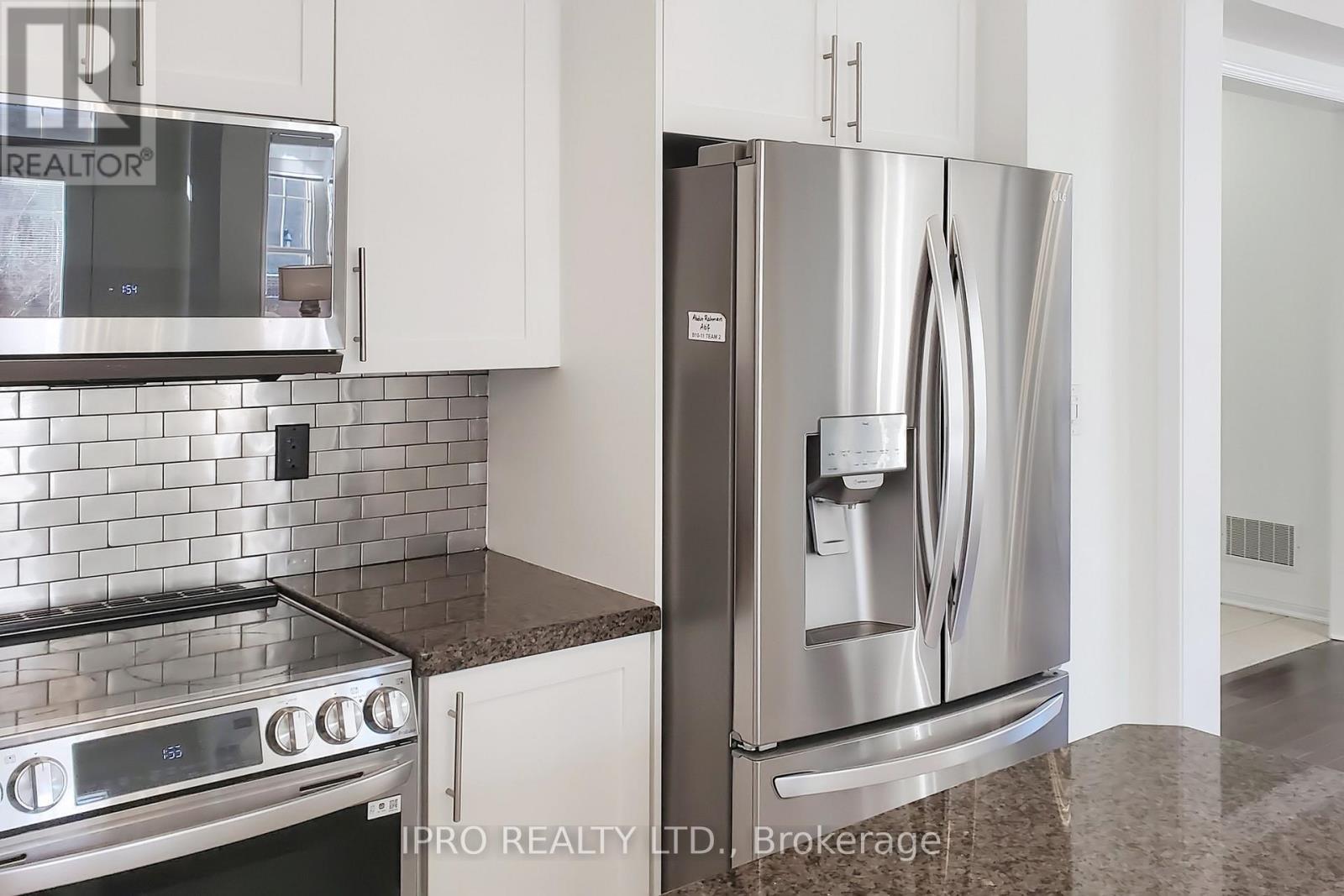 












730 BOLINGBROKE DRIVE

,
Milton (CO Coates),




Ontario
L9T6Z3

