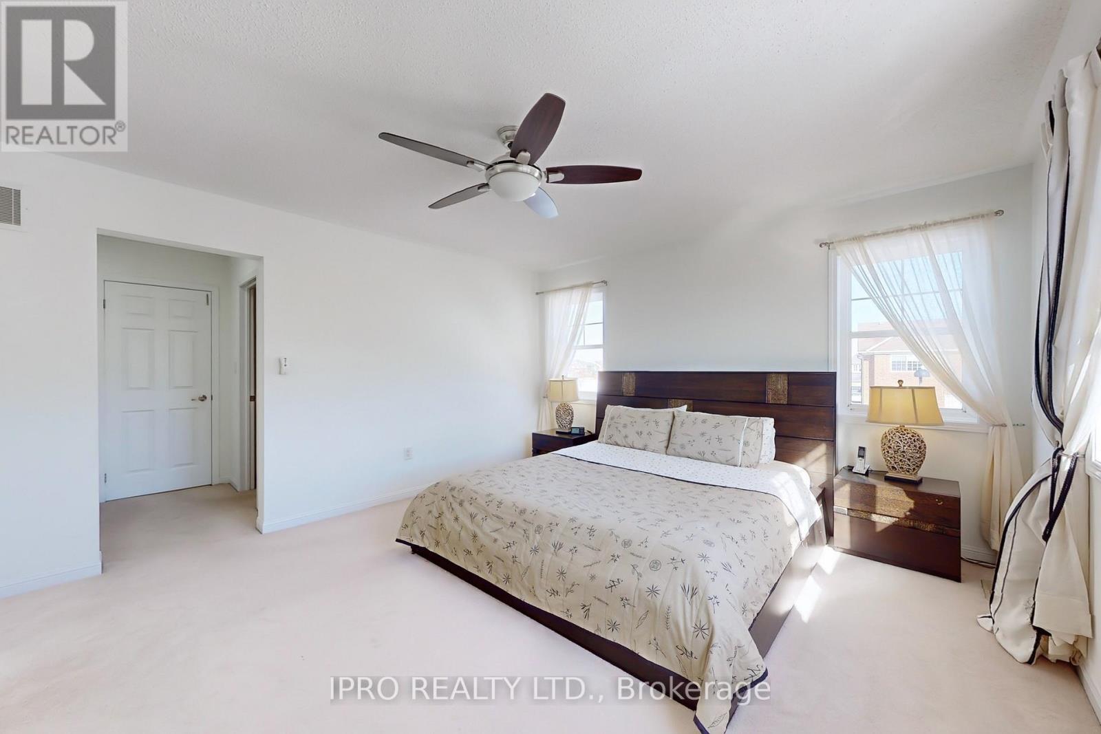 












730 BOLINGBROKE DRIVE

,
Milton (CO Coates),




Ontario
L9T6Z3

