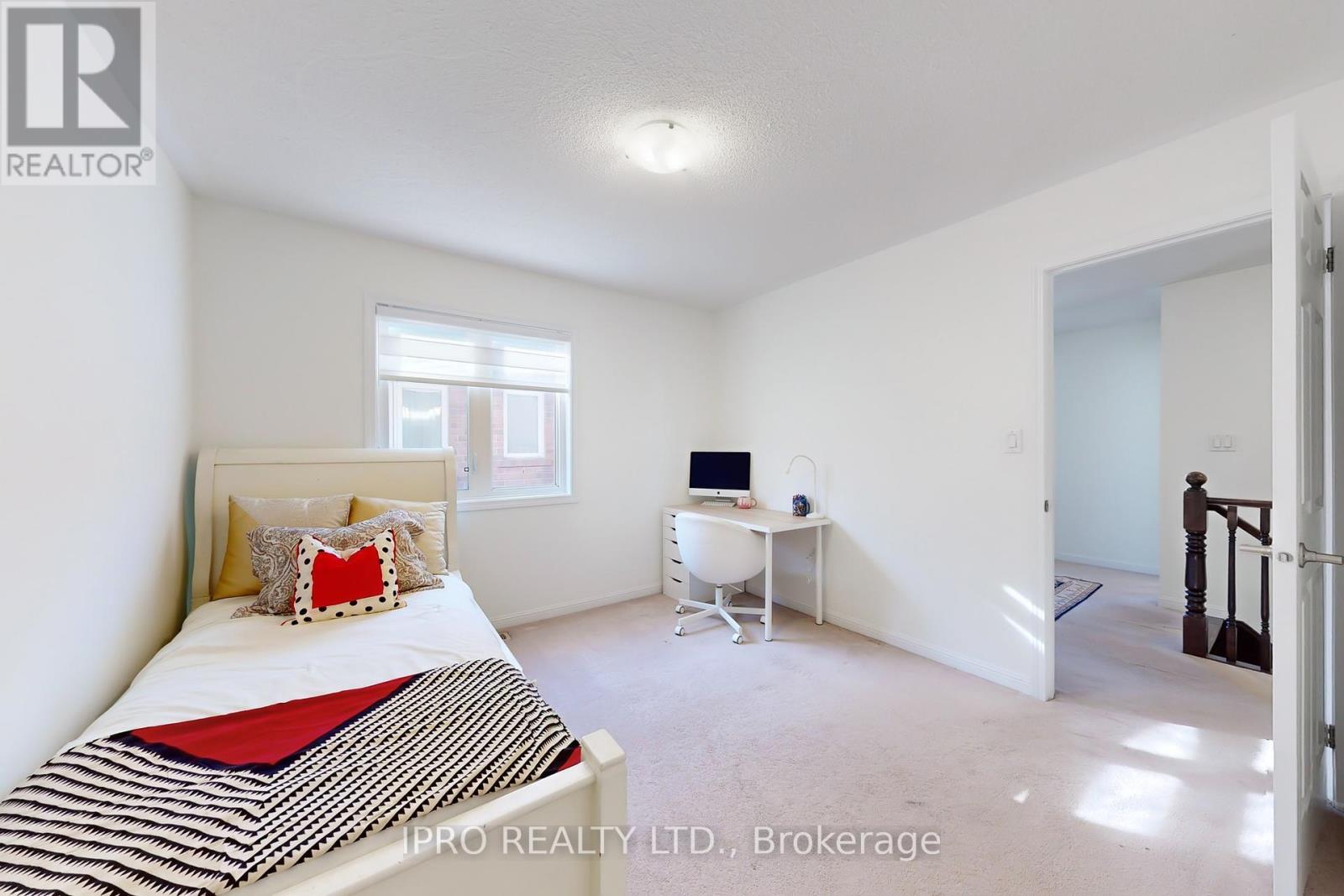 












730 BOLINGBROKE DRIVE

,
Milton (CO Coates),




Ontario
L9T6Z3

