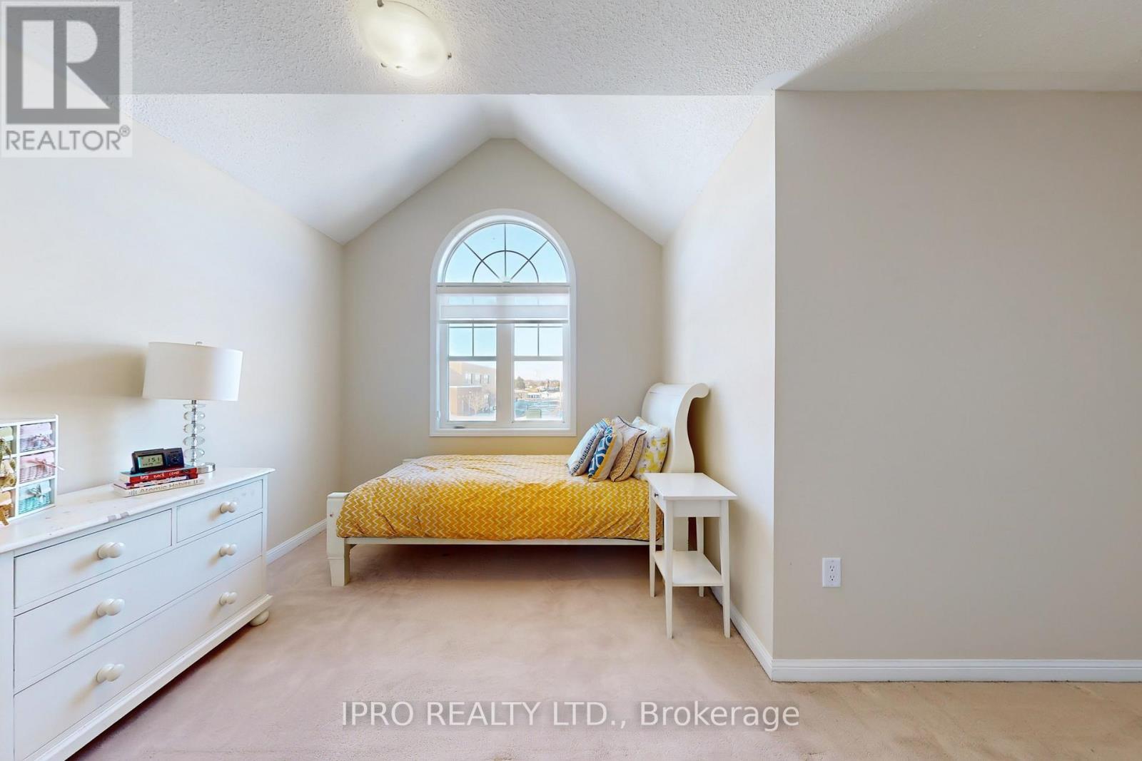 












730 BOLINGBROKE DRIVE

,
Milton (CO Coates),




Ontario
L9T6Z3

