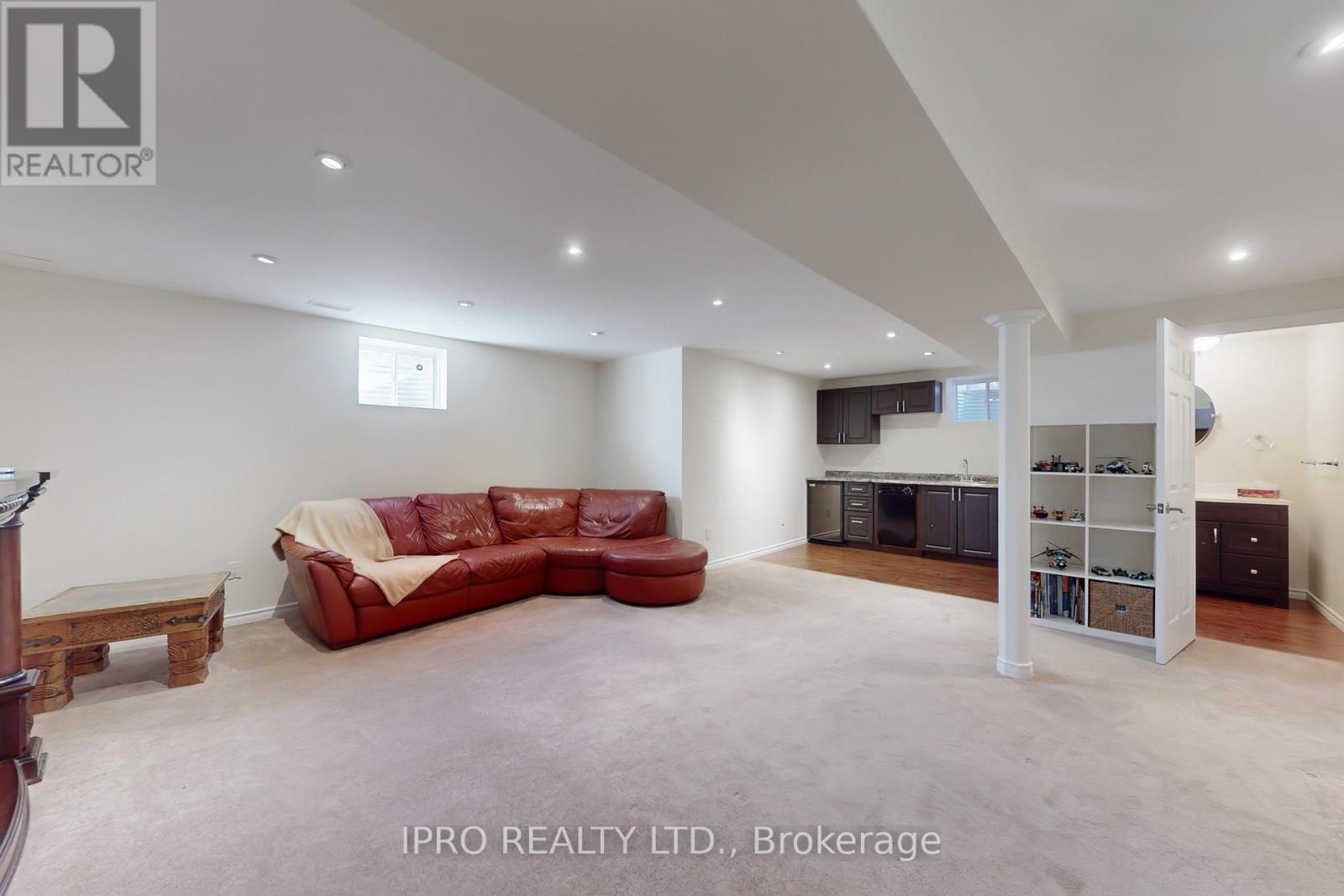 












730 BOLINGBROKE DRIVE

,
Milton (CO Coates),




Ontario
L9T6Z3

