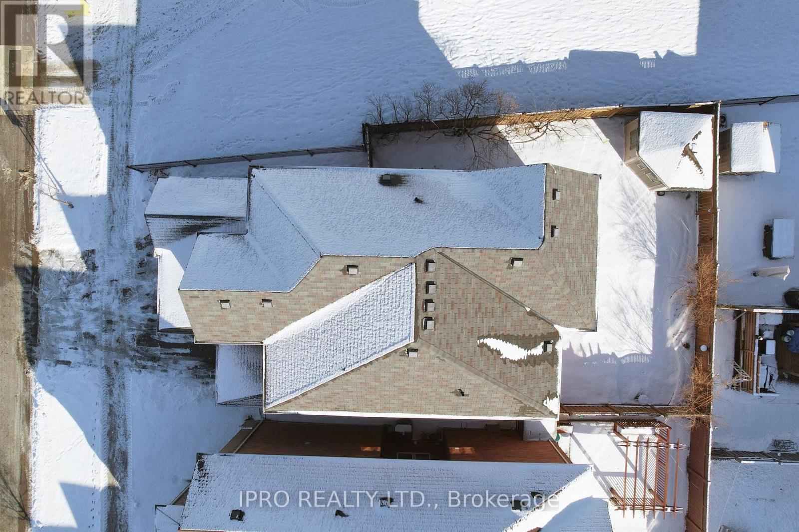 












730 BOLINGBROKE DRIVE

,
Milton (CO Coates),




Ontario
L9T6Z3

