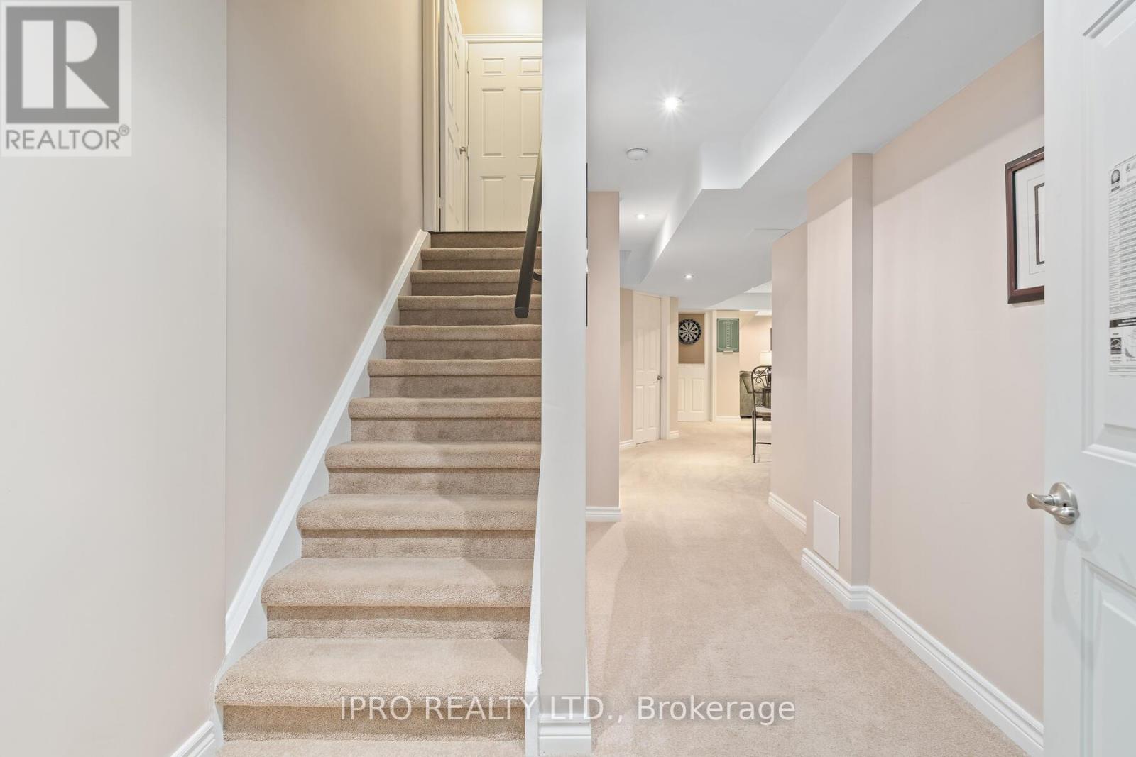 












30 WILDFLOWER LANE

,
Halton Hills (Georgetown),




Ontario
L7G0H5

