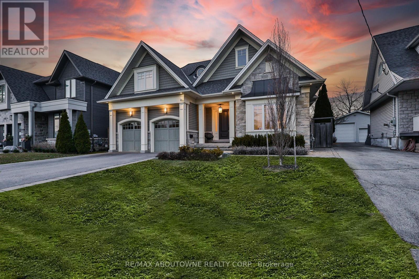 












283 JENNINGS CRESCENT

,
Oakville (BR Bronte),




Ontario
L6L1W3

