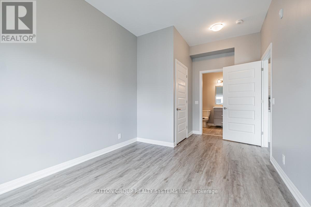












610 - 102 GROVEWOOD COMMON CIRCLE

,
Oakville (GO Glenorchy),




Ontario
L6H0X3

