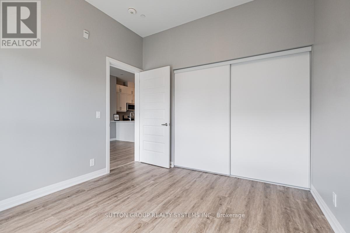 












610 - 102 GROVEWOOD COMMON CIRCLE

,
Oakville (GO Glenorchy),




Ontario
L6H0X3

