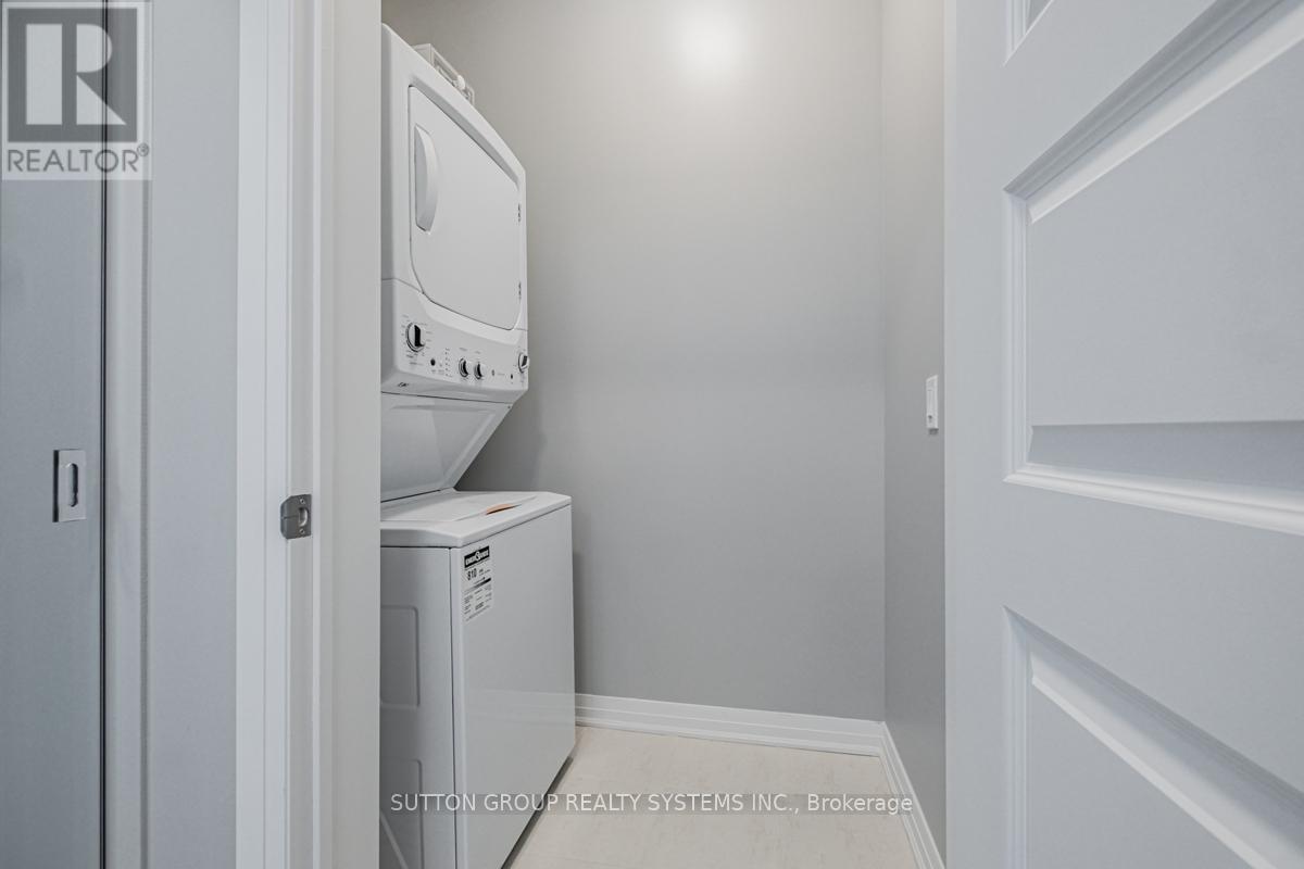 












610 - 102 GROVEWOOD COMMON CIRCLE

,
Oakville (GO Glenorchy),




Ontario
L6H0X3

