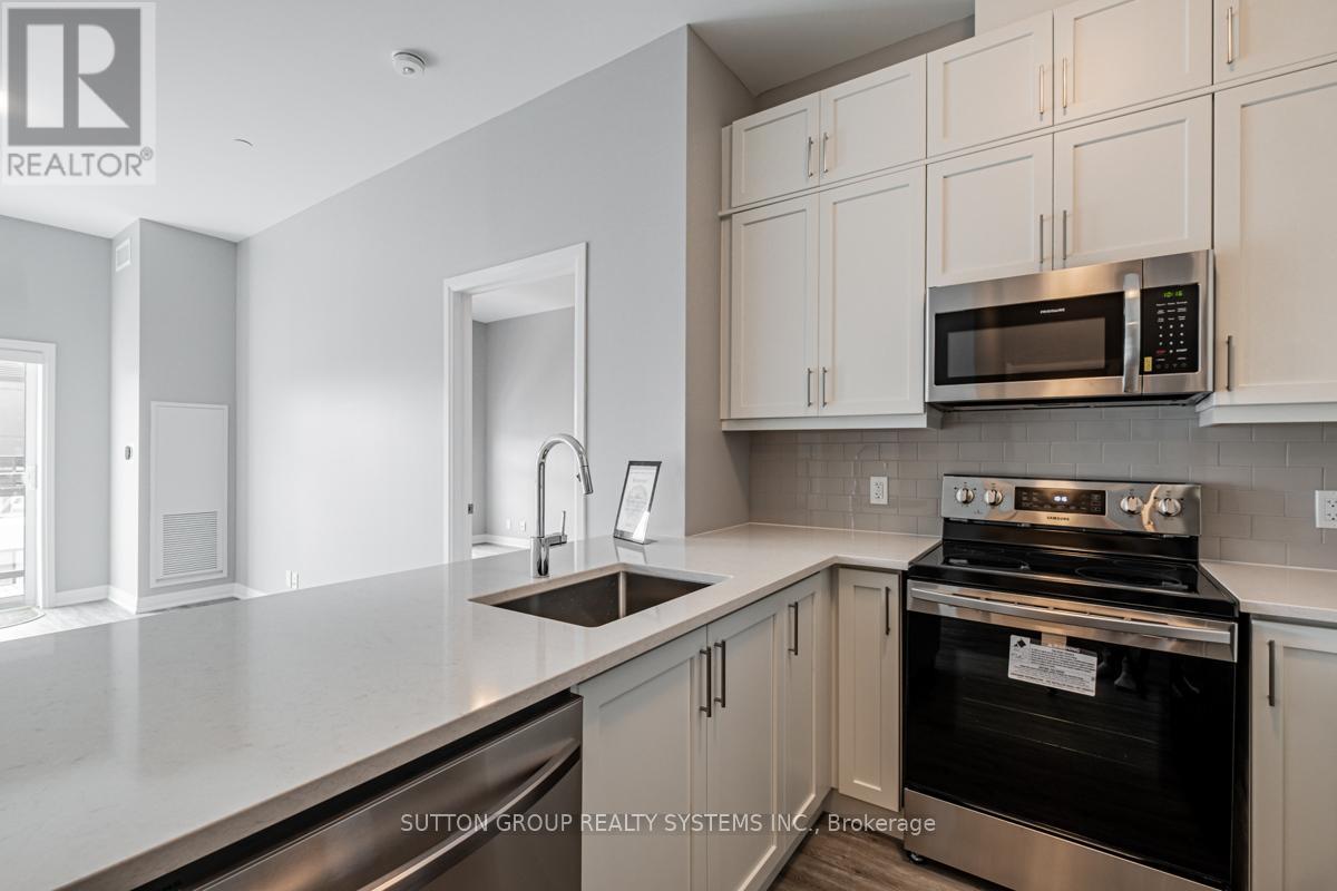 












610 - 102 GROVEWOOD COMMON CIRCLE

,
Oakville (GO Glenorchy),




Ontario
L6H0X3

