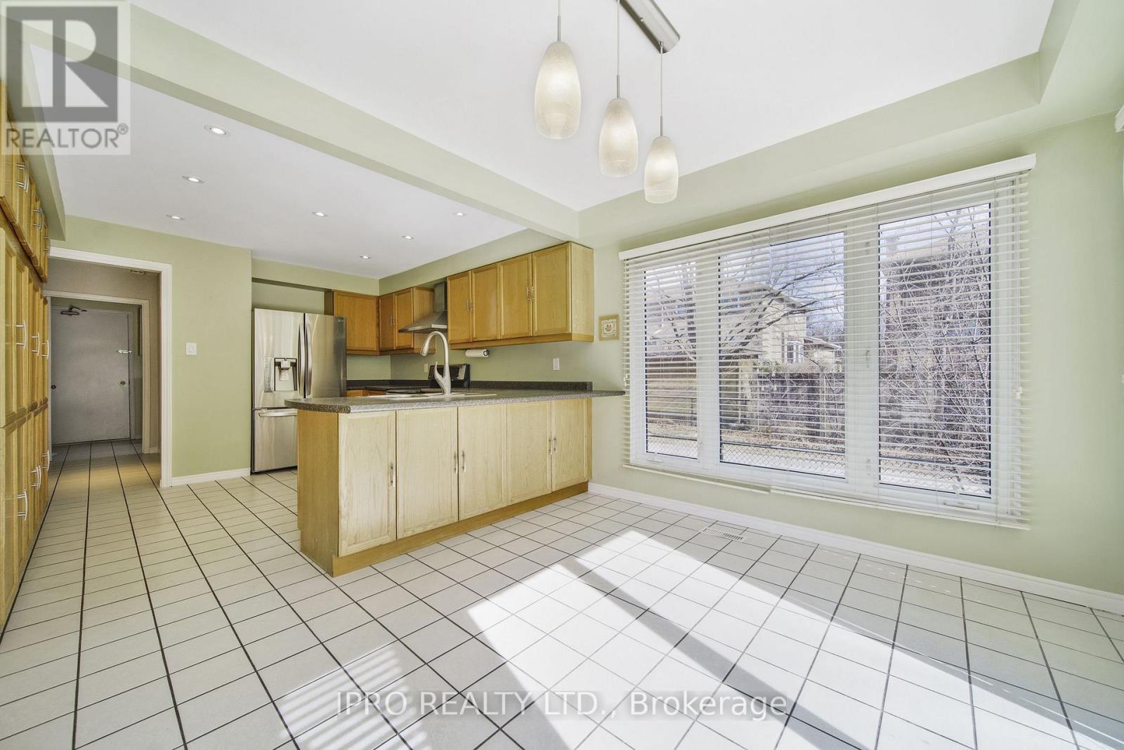 












124 BARR CRESCENT

,
Brampton (Heart Lake East),




Ontario
L6Z3C8

