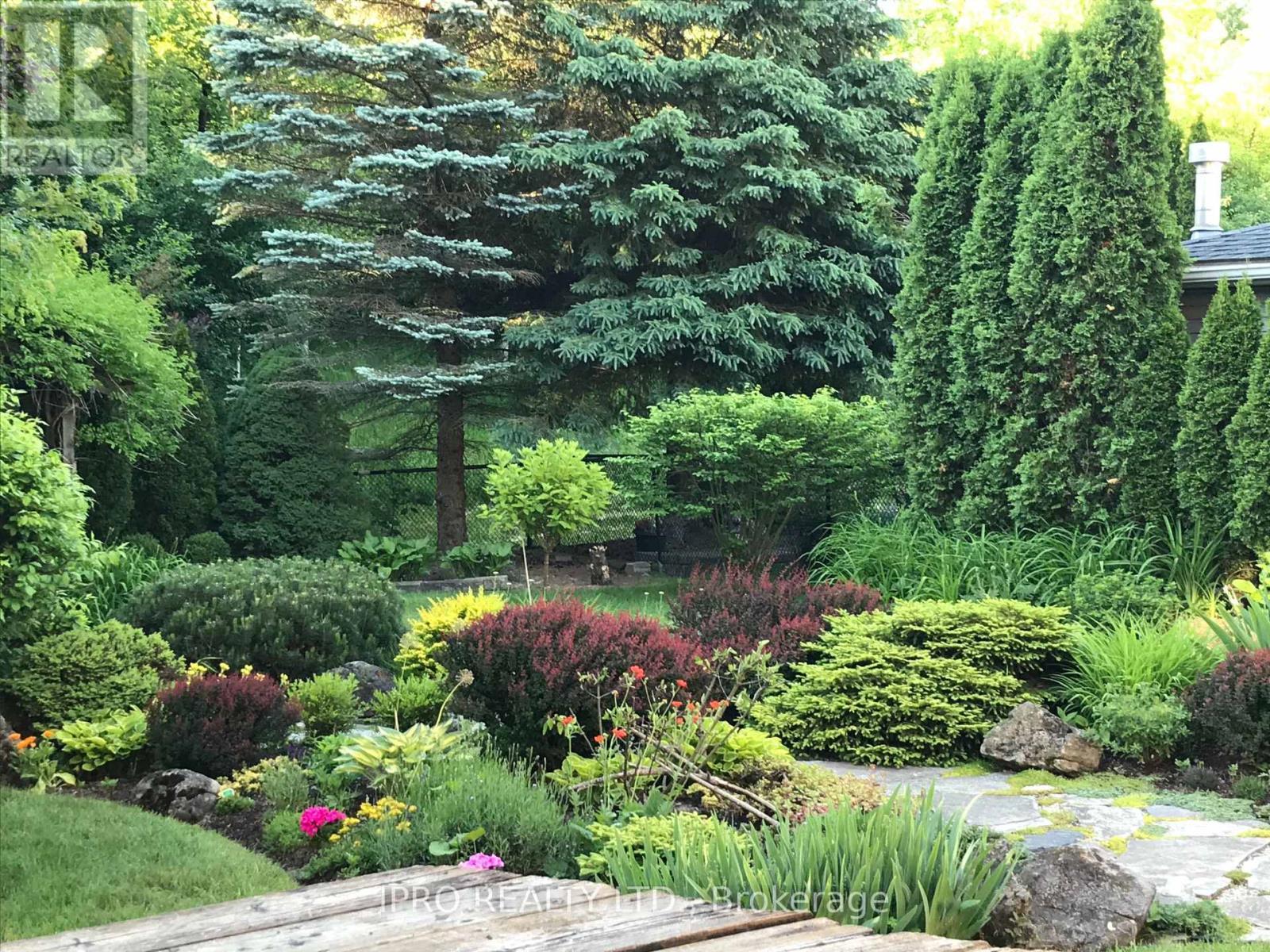 












124 BARR CRESCENT

,
Brampton (Heart Lake East),




Ontario
L6Z3C8

