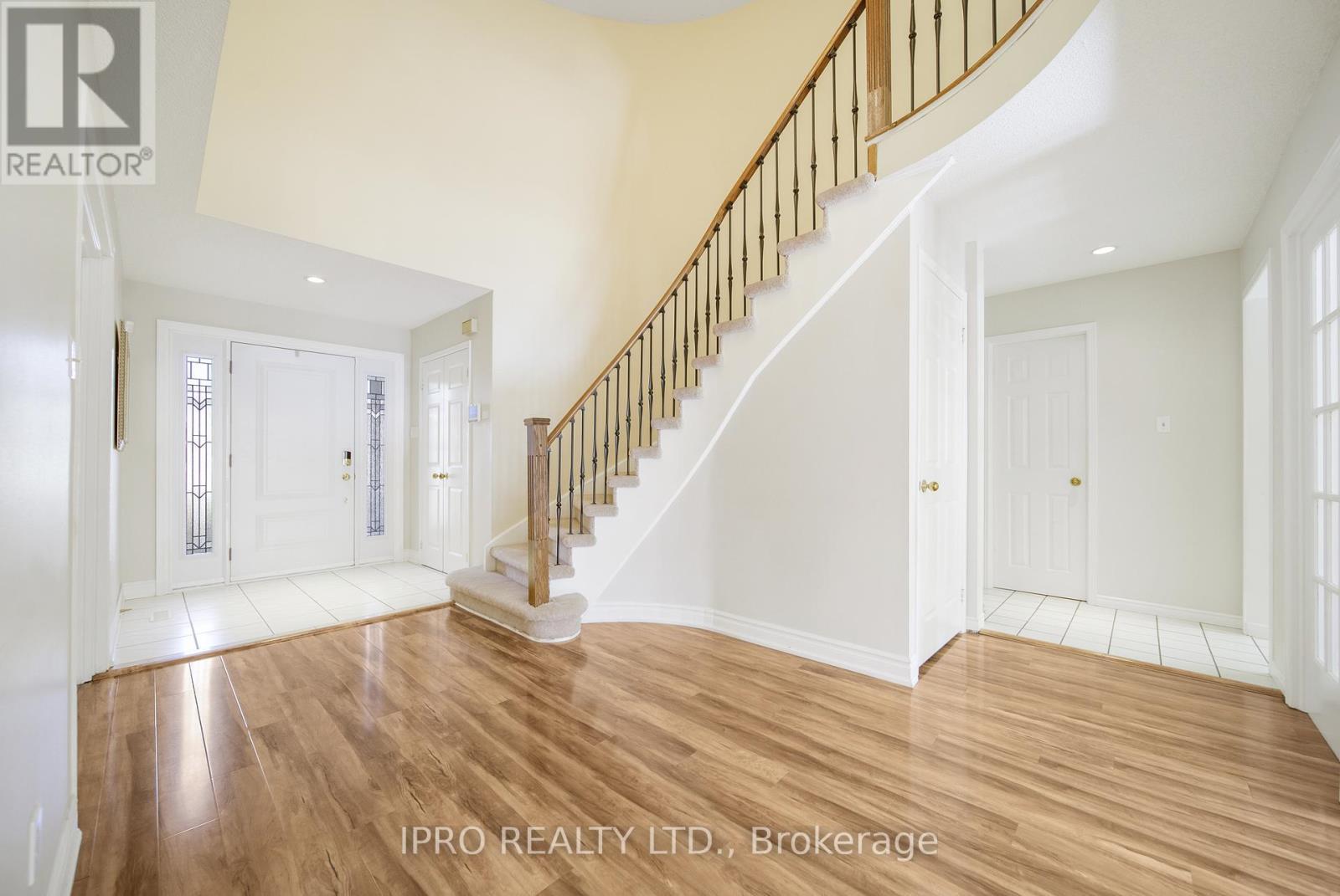 












124 BARR CRESCENT

,
Brampton (Heart Lake East),




Ontario
L6Z3C8

