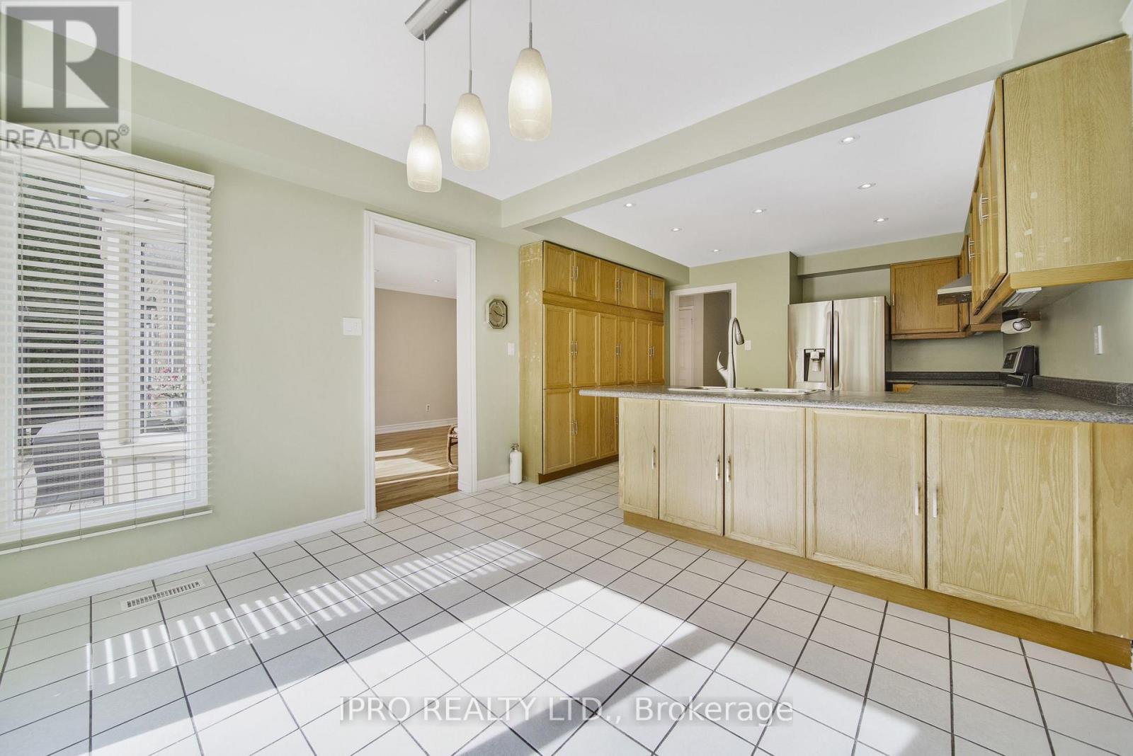 












124 BARR CRESCENT

,
Brampton (Heart Lake East),




Ontario
L6Z3C8

