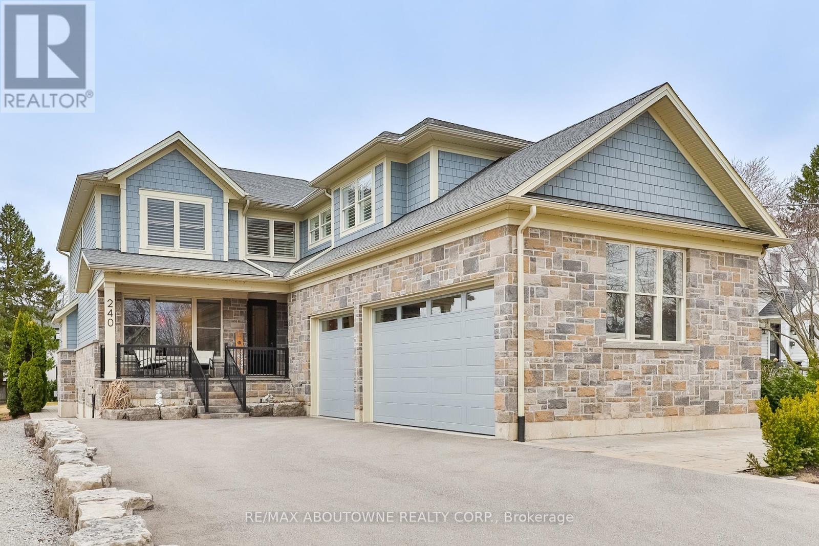 












240 PINE COVE ROAD

,
Burlington (Roseland),




Ontario
L7N1W2

