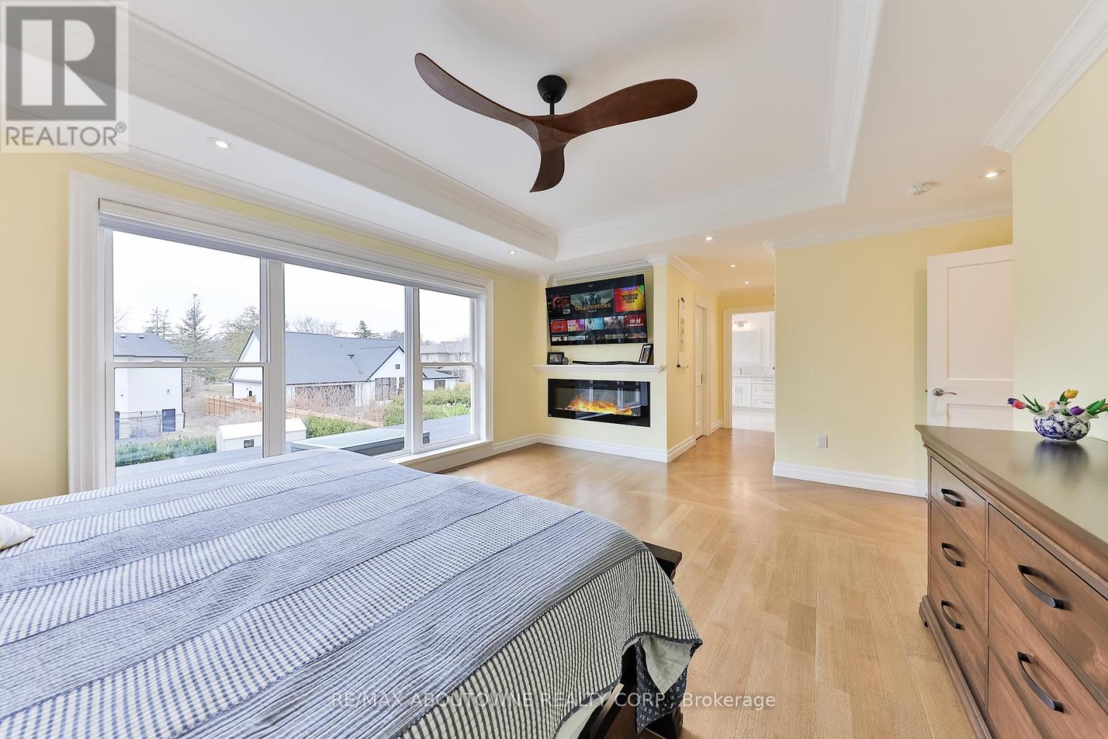 












240 PINE COVE ROAD

,
Burlington (Roseland),




Ontario
L7N1W2

