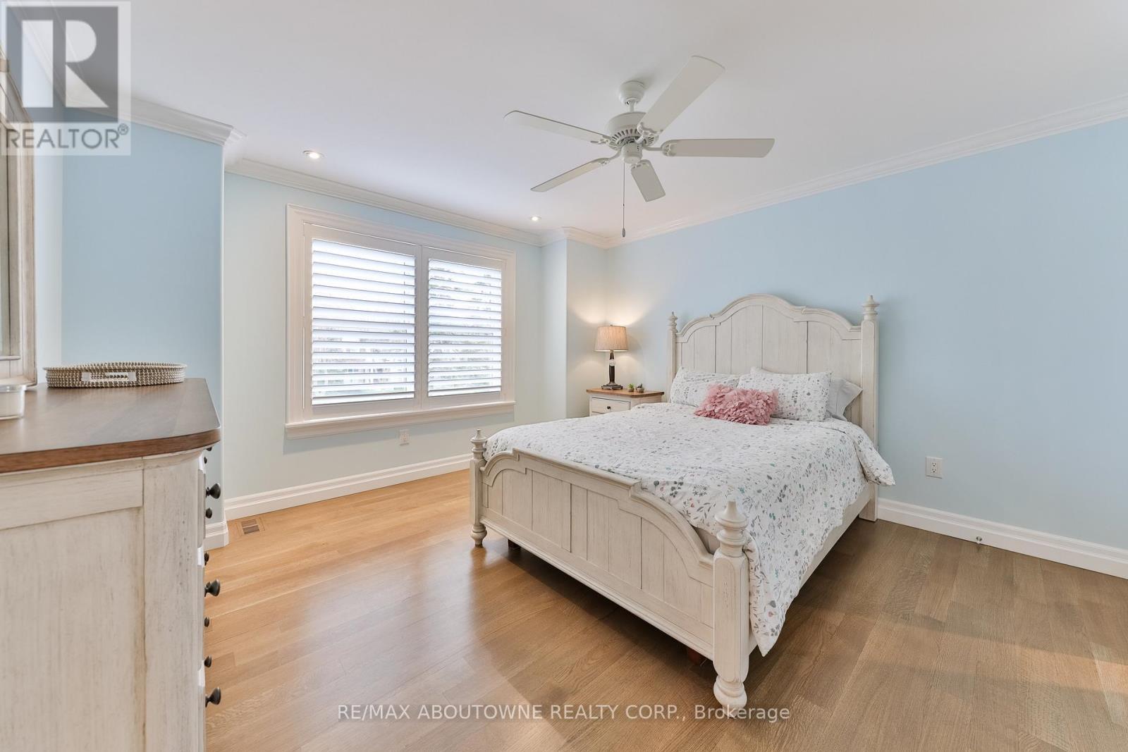












240 PINE COVE ROAD

,
Burlington (Roseland),




Ontario
L7N1W2

