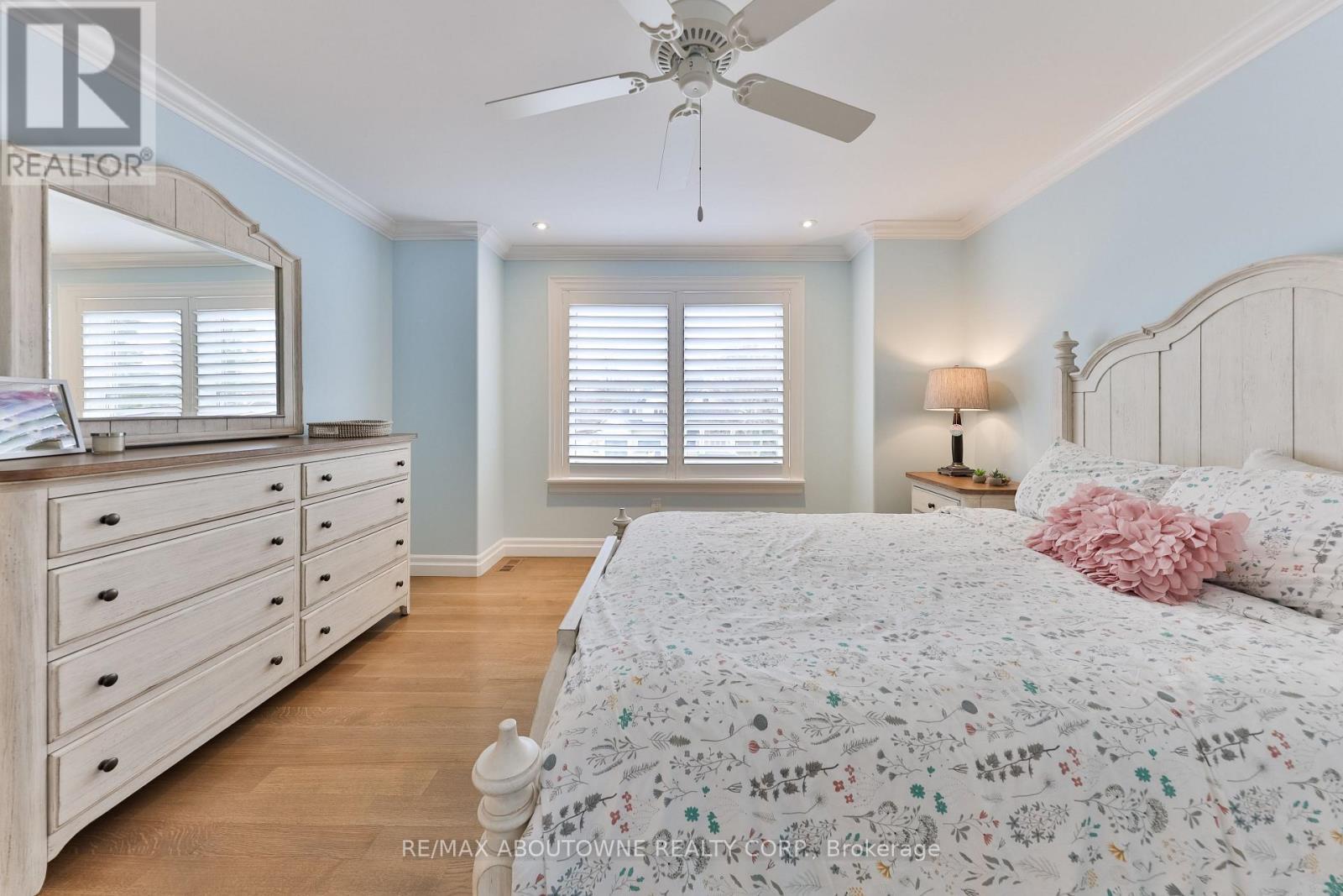 












240 PINE COVE ROAD

,
Burlington (Roseland),




Ontario
L7N1W2

