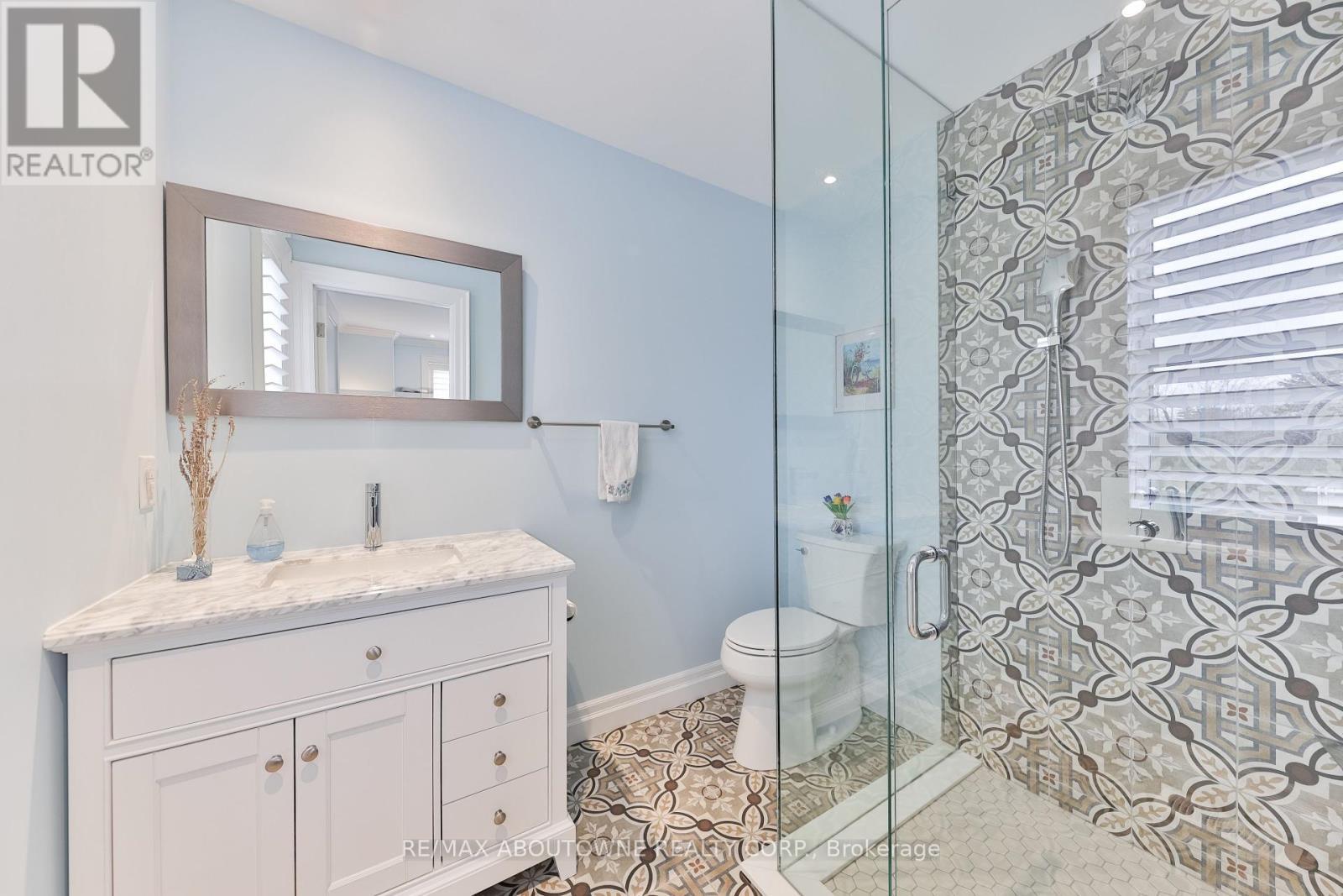 












240 PINE COVE ROAD

,
Burlington (Roseland),




Ontario
L7N1W2

