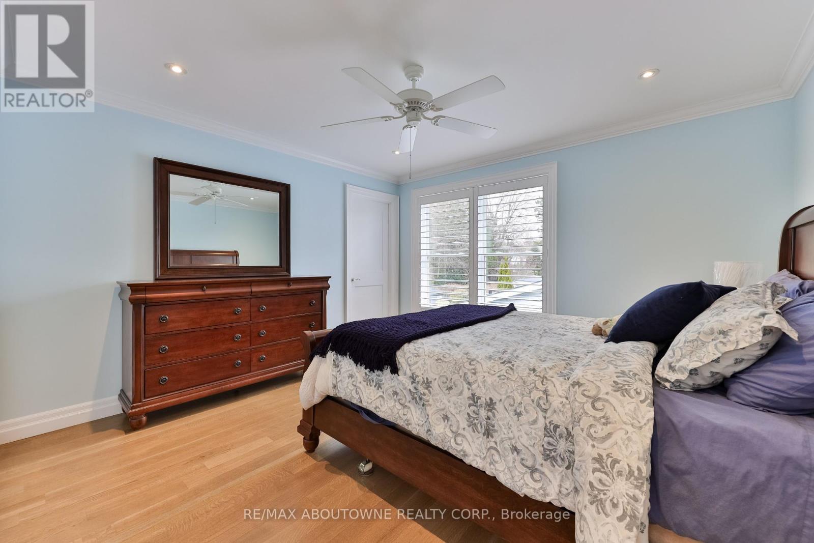 












240 PINE COVE ROAD

,
Burlington (Roseland),




Ontario
L7N1W2

