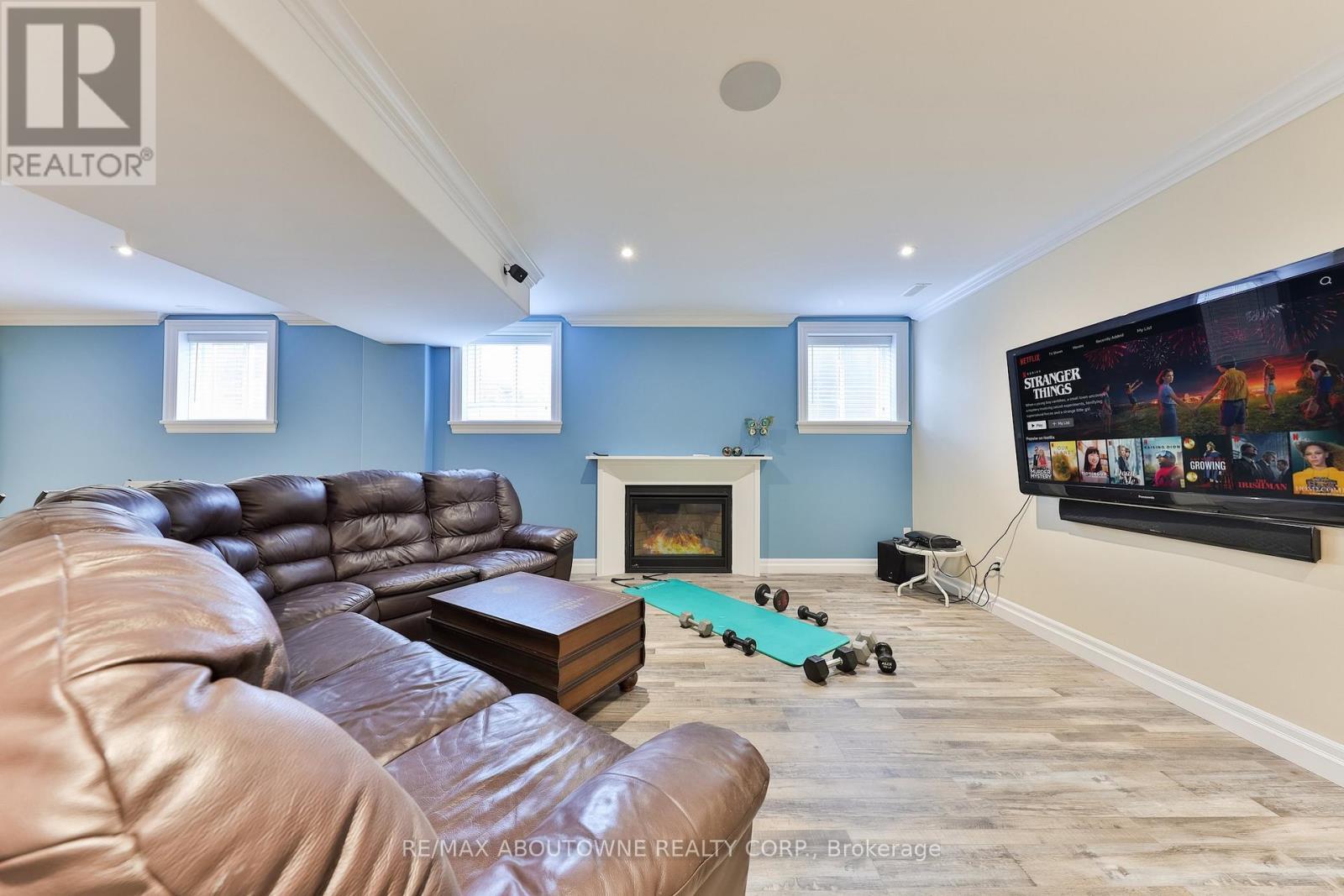 












240 PINE COVE ROAD

,
Burlington (Roseland),




Ontario
L7N1W2


