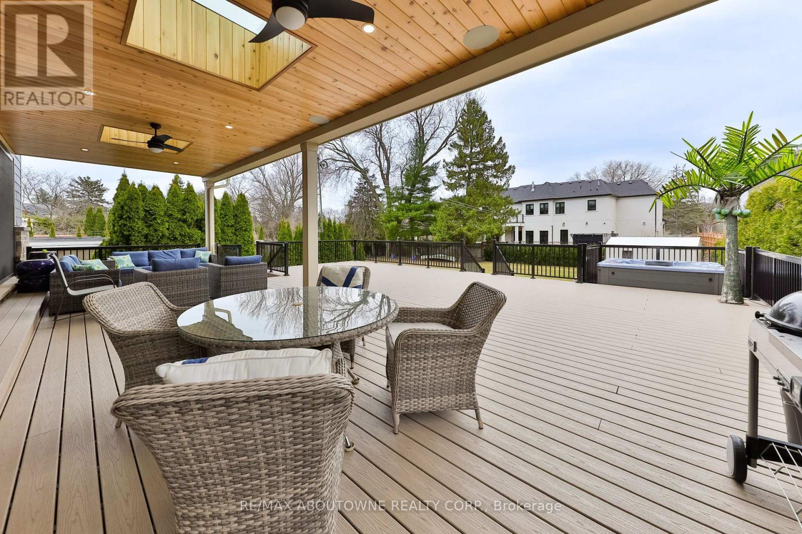 












240 PINE COVE ROAD

,
Burlington (Roseland),




Ontario
L7N1W2

