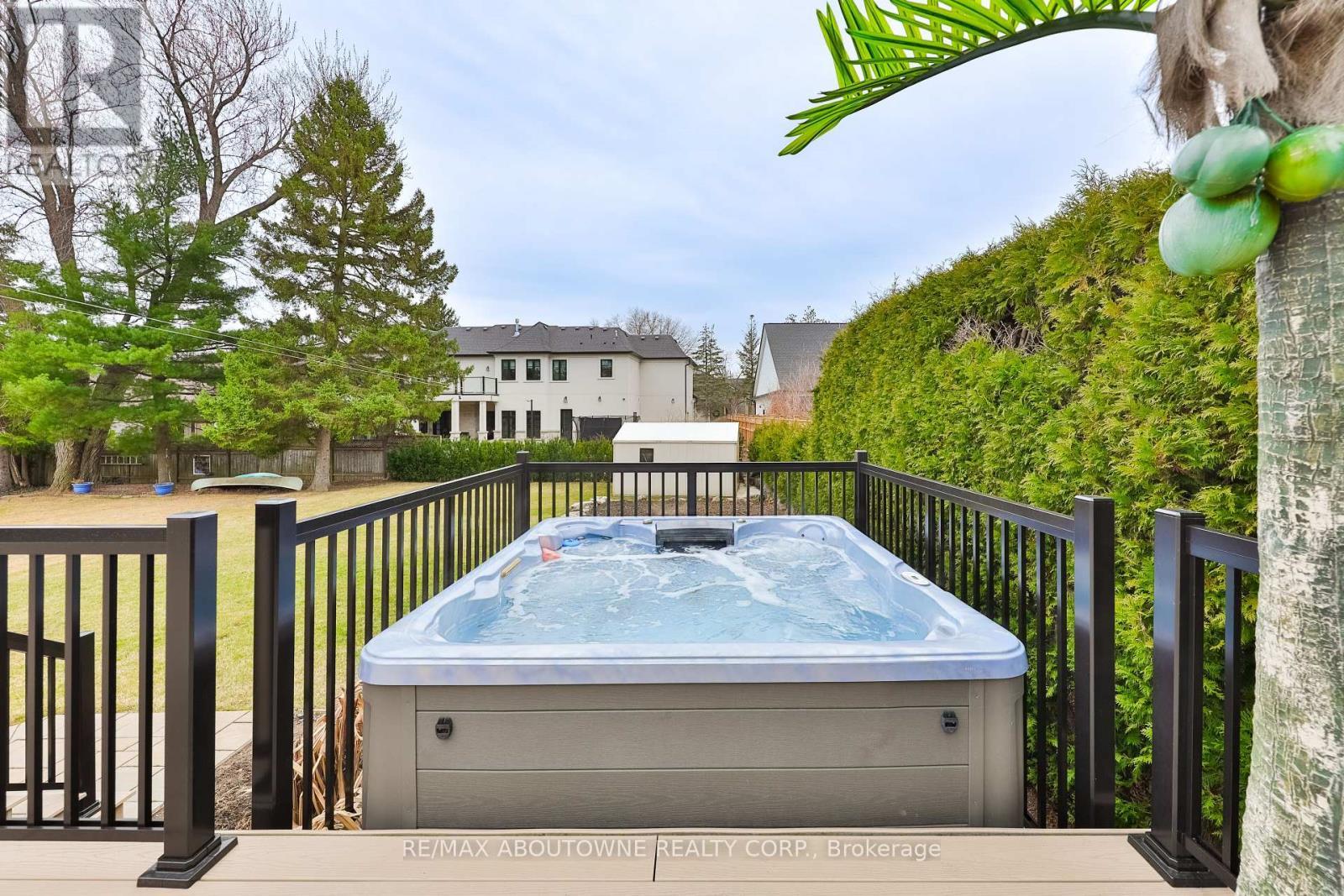 












240 PINE COVE ROAD

,
Burlington (Roseland),




Ontario
L7N1W2

