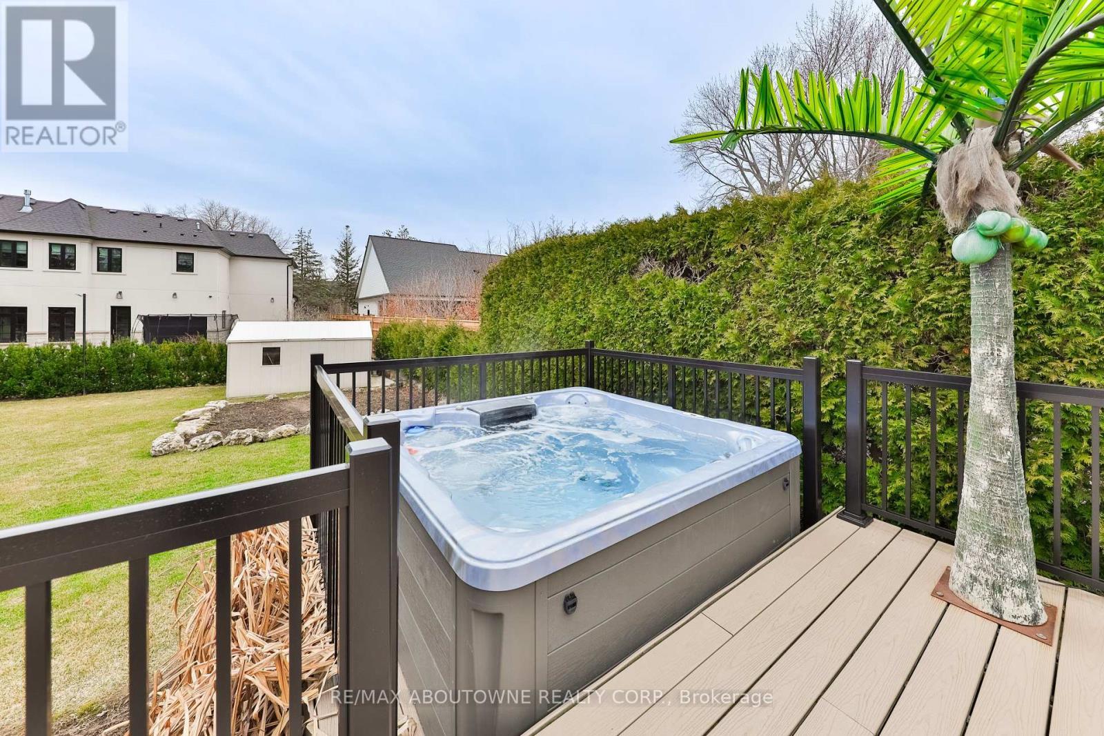 












240 PINE COVE ROAD

,
Burlington (Roseland),




Ontario
L7N1W2

