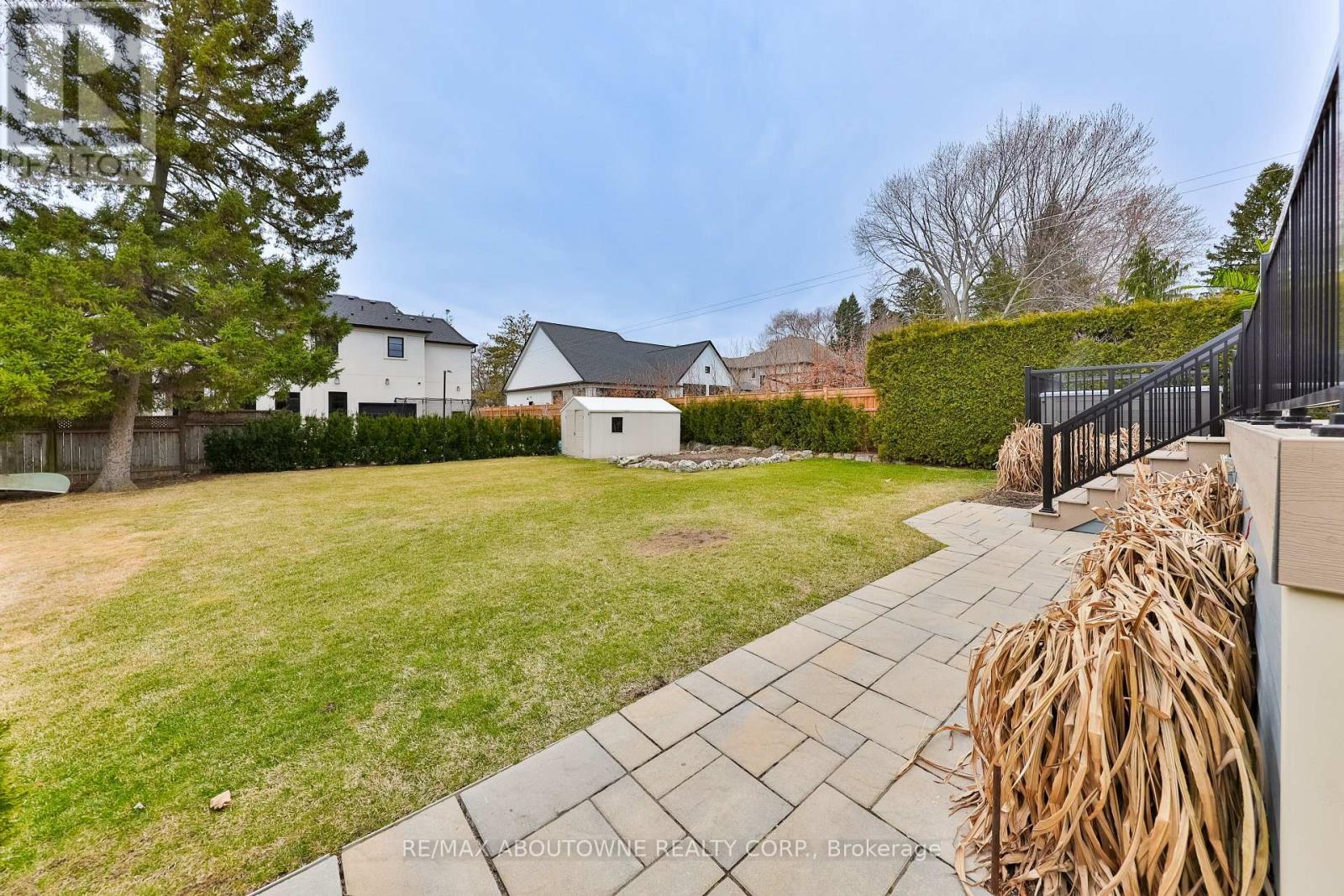 












240 PINE COVE ROAD

,
Burlington (Roseland),




Ontario
L7N1W2


