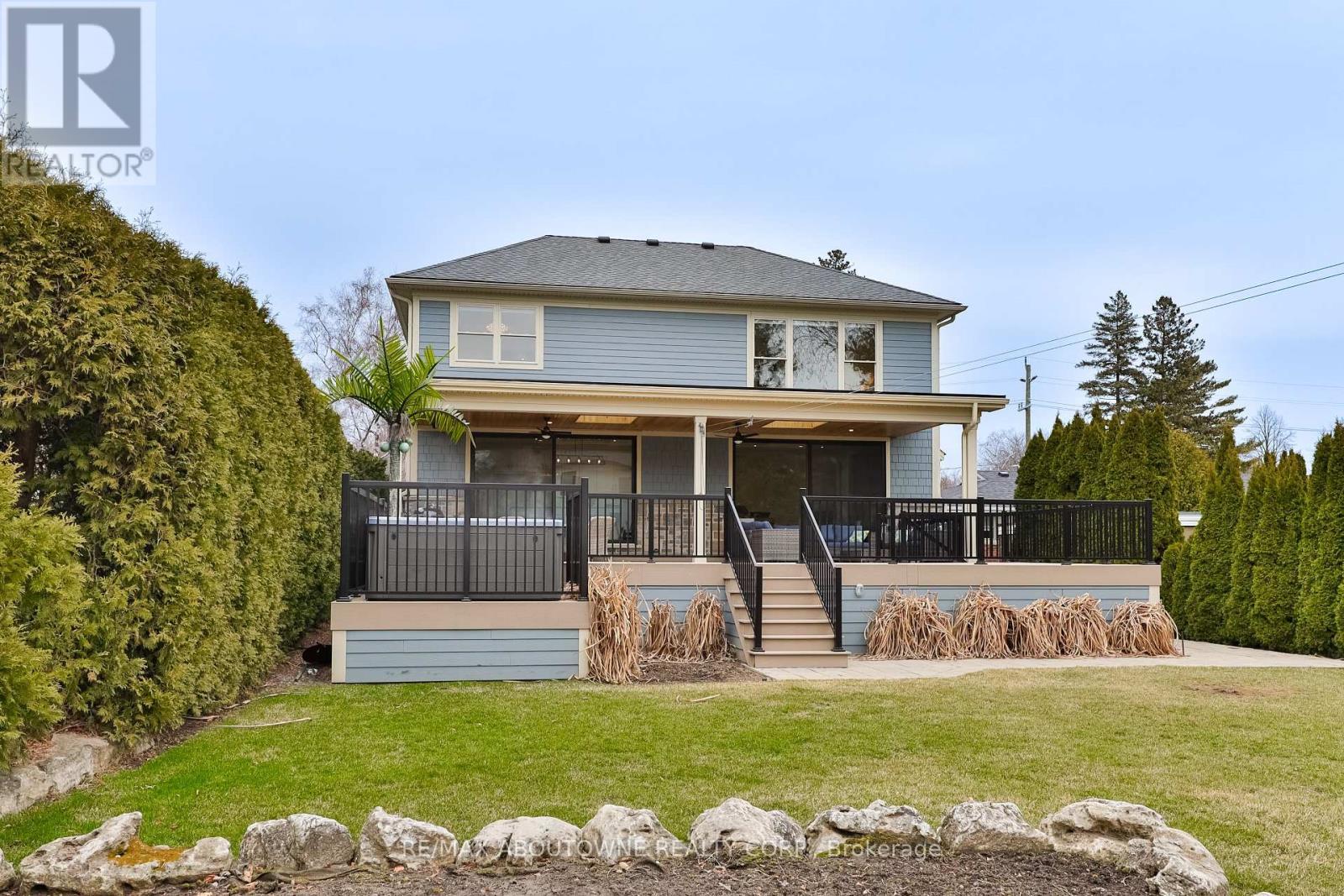 












240 PINE COVE ROAD

,
Burlington (Roseland),




Ontario
L7N1W2

