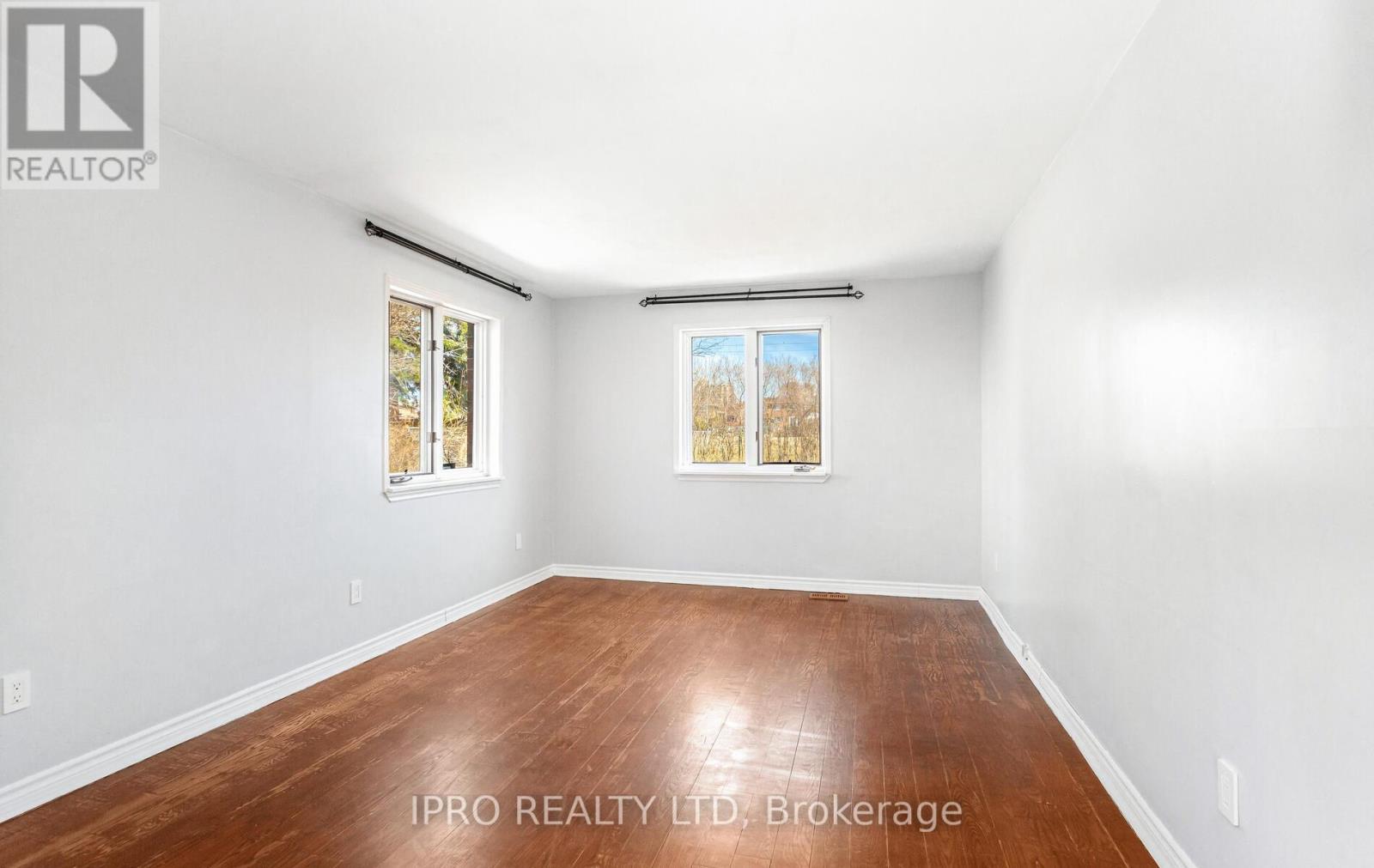 












95 WILLOWRIDGE ROAD

,
Toronto (Willowridge-Martingrove-Richview),




Ontario
M9R3Z5

