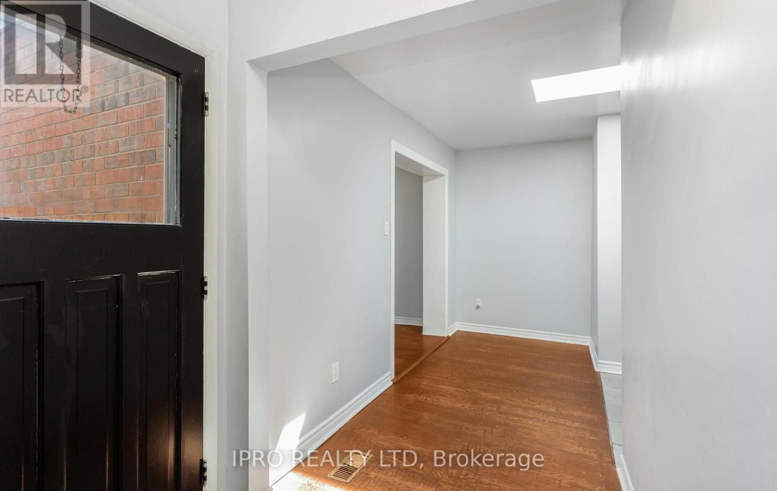 












95 WILLOWRIDGE ROAD

,
Toronto (Willowridge-Martingrove-Richview),




Ontario
M9R3Z5


