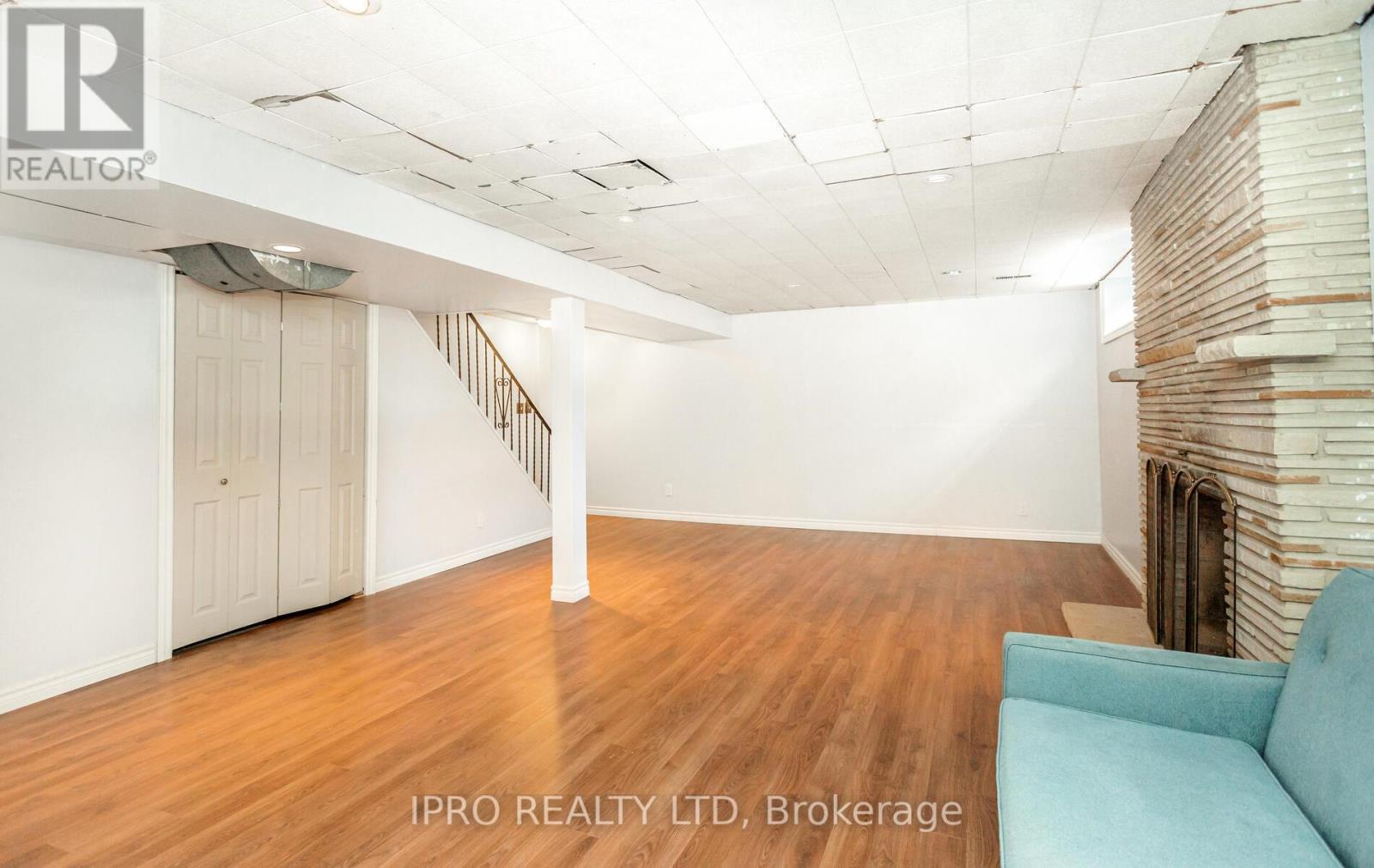 












95 WILLOWRIDGE ROAD

,
Toronto (Willowridge-Martingrove-Richview),




Ontario
M9R3Z5

