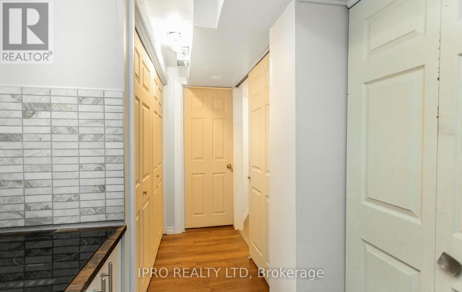 












95 WILLOWRIDGE ROAD

,
Toronto (Willowridge-Martingrove-Richview),




Ontario
M9R3Z5

