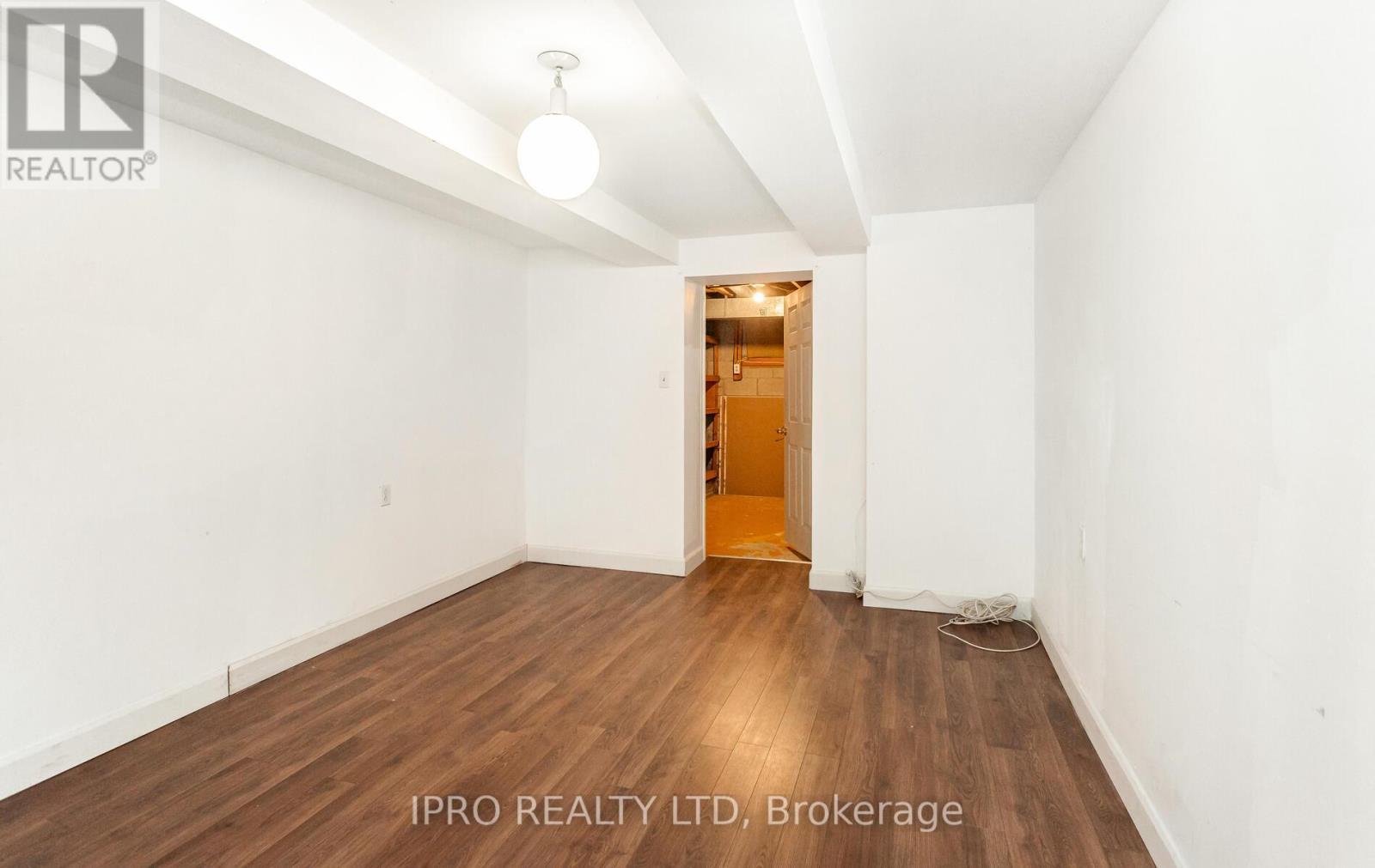 












95 WILLOWRIDGE ROAD

,
Toronto (Willowridge-Martingrove-Richview),




Ontario
M9R3Z5

