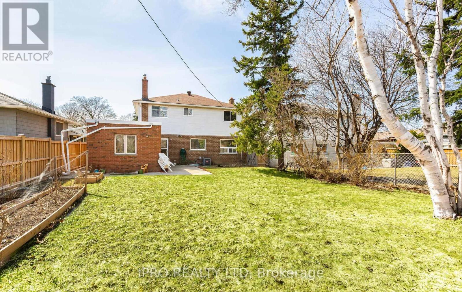 












95 WILLOWRIDGE ROAD

,
Toronto (Willowridge-Martingrove-Richview),




Ontario
M9R3Z5

