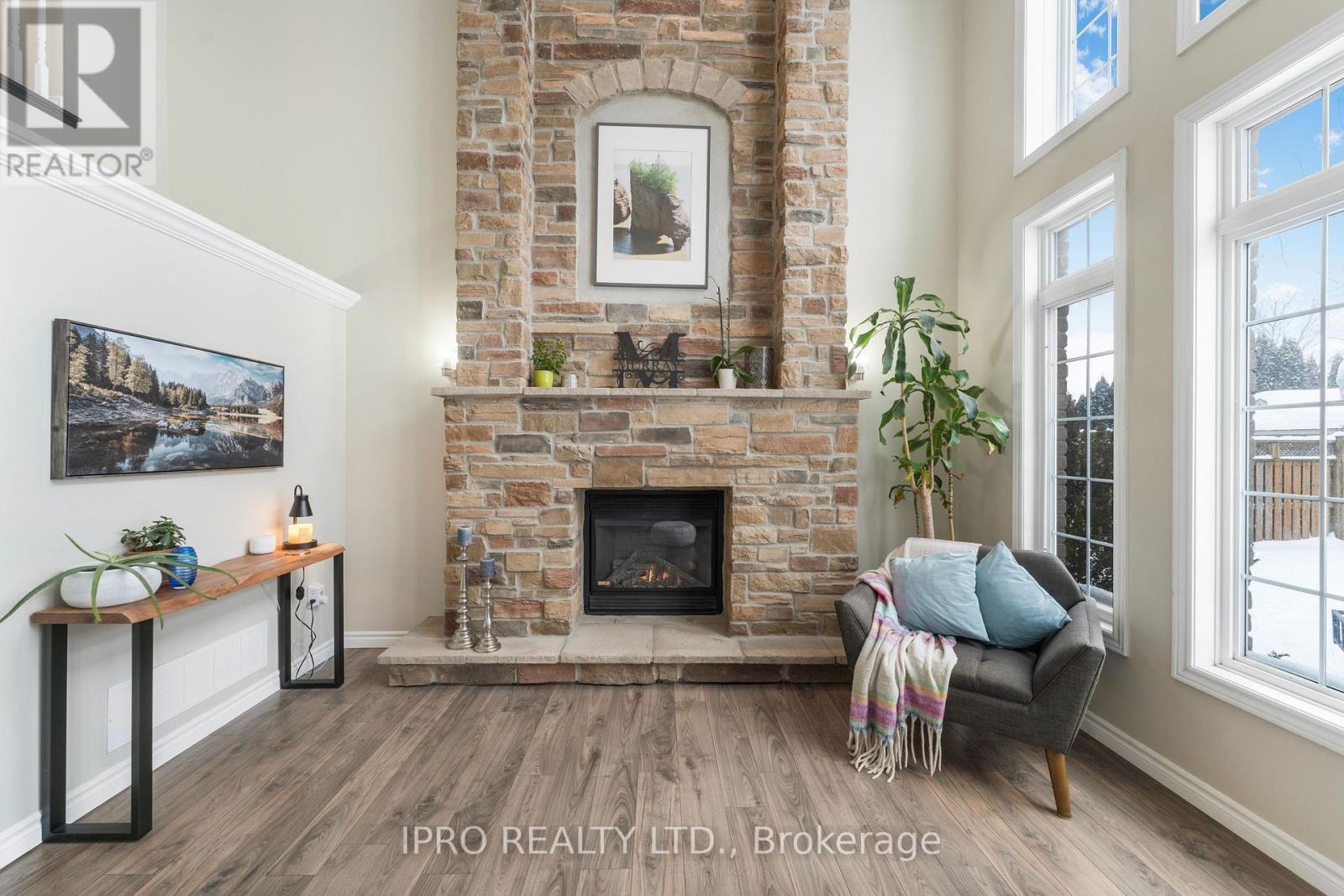 












2 REDFERN STREET

,
Orangeville,




Ontario
L9W5C8

