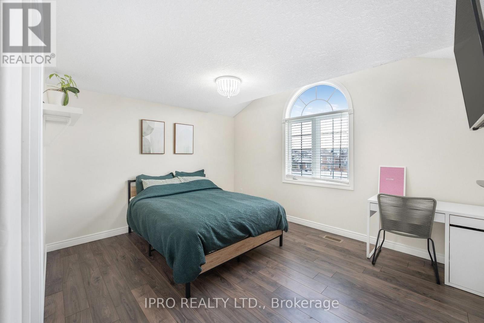 












2 REDFERN STREET

,
Orangeville,




Ontario
L9W5C8

