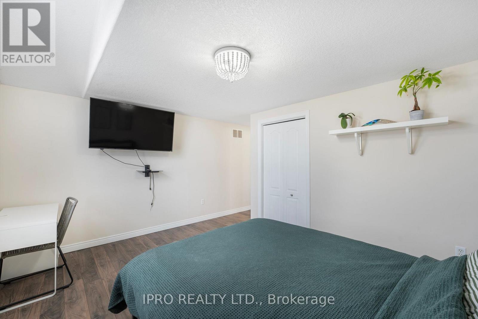 












2 REDFERN STREET

,
Orangeville,




Ontario
L9W5C8

