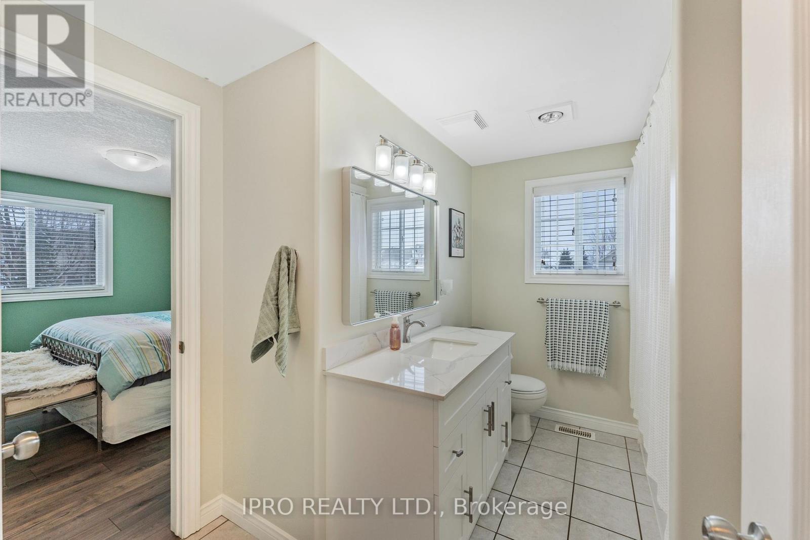 












2 REDFERN STREET

,
Orangeville,




Ontario
L9W5C8

