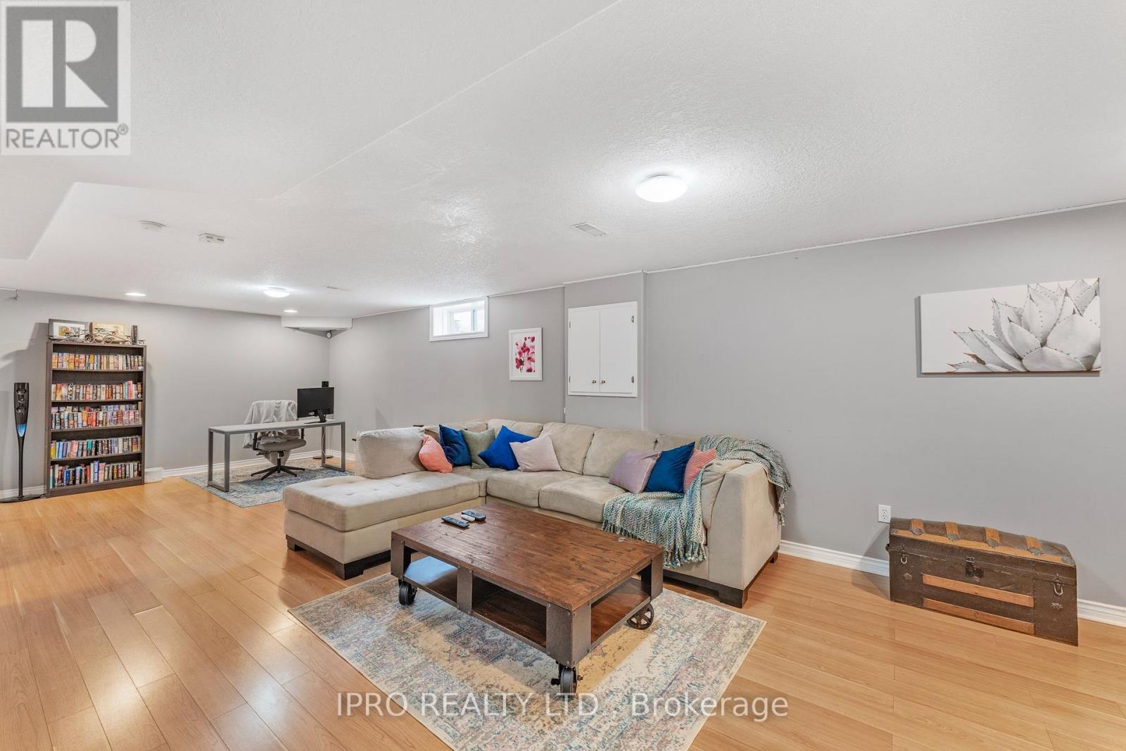












2 REDFERN STREET

,
Orangeville,




Ontario
L9W5C8


