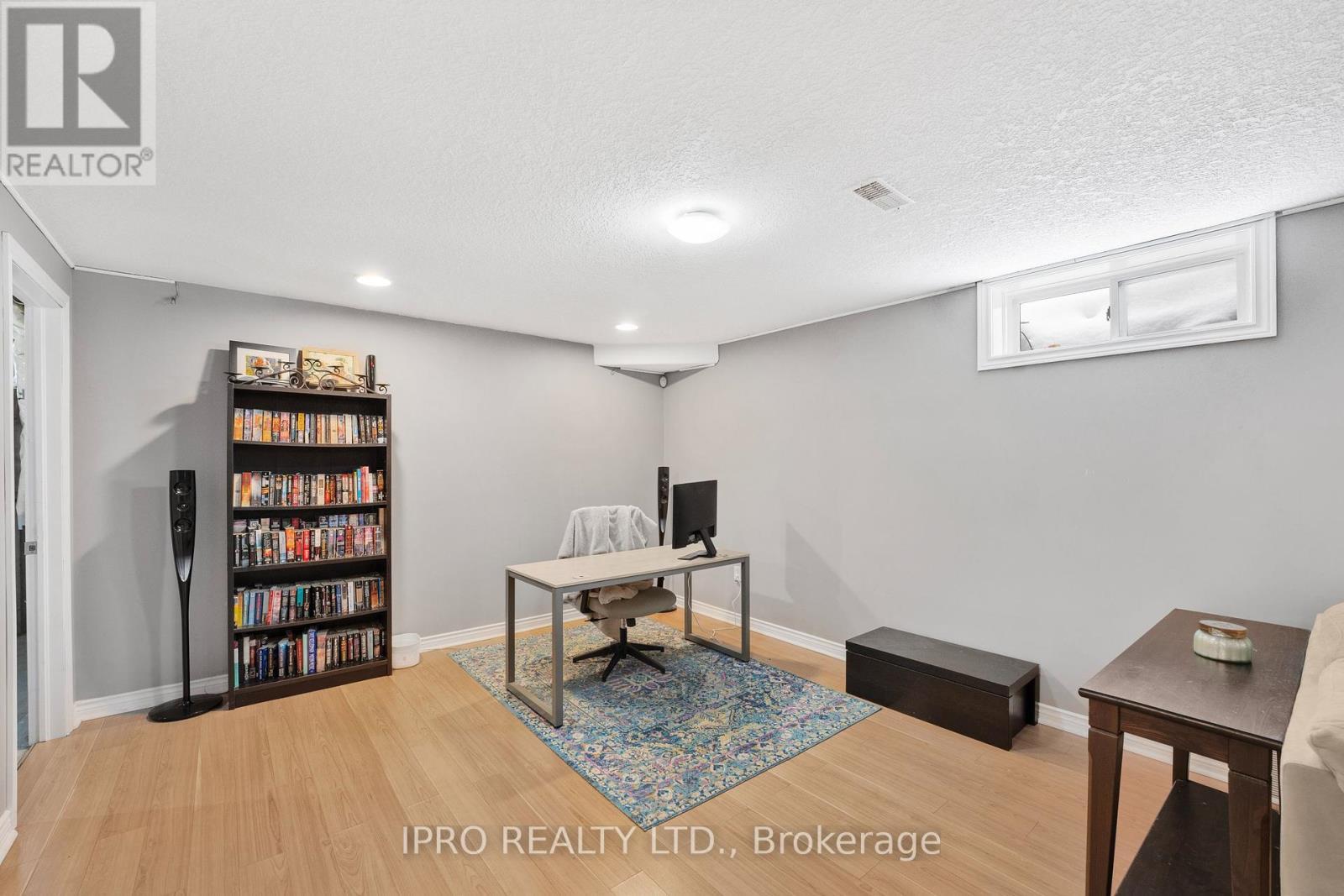 












2 REDFERN STREET

,
Orangeville,




Ontario
L9W5C8

