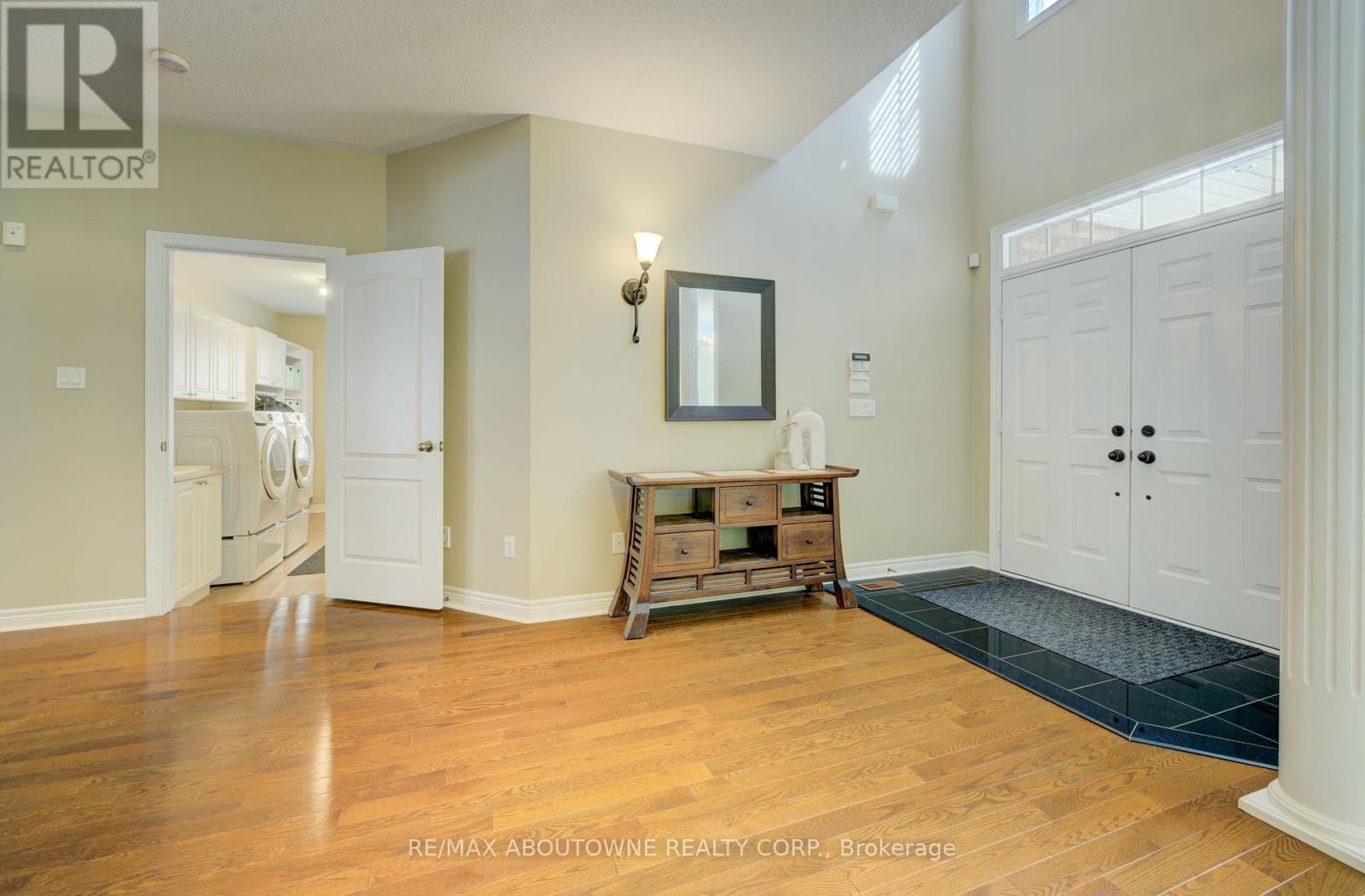 












1521 CRAIGLEITH ROAD

,
Oakville (JC Joshua Creek),




Ontario
L6H7W3

